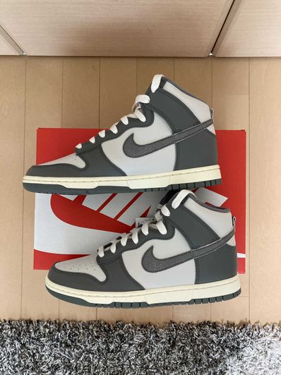 Nike Dunk High Retro SE Vintage "Light Bone and Tumbled Grey"
