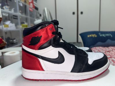 Nike Women's Air Jordan 1 Retro High "Satin Black Toe"