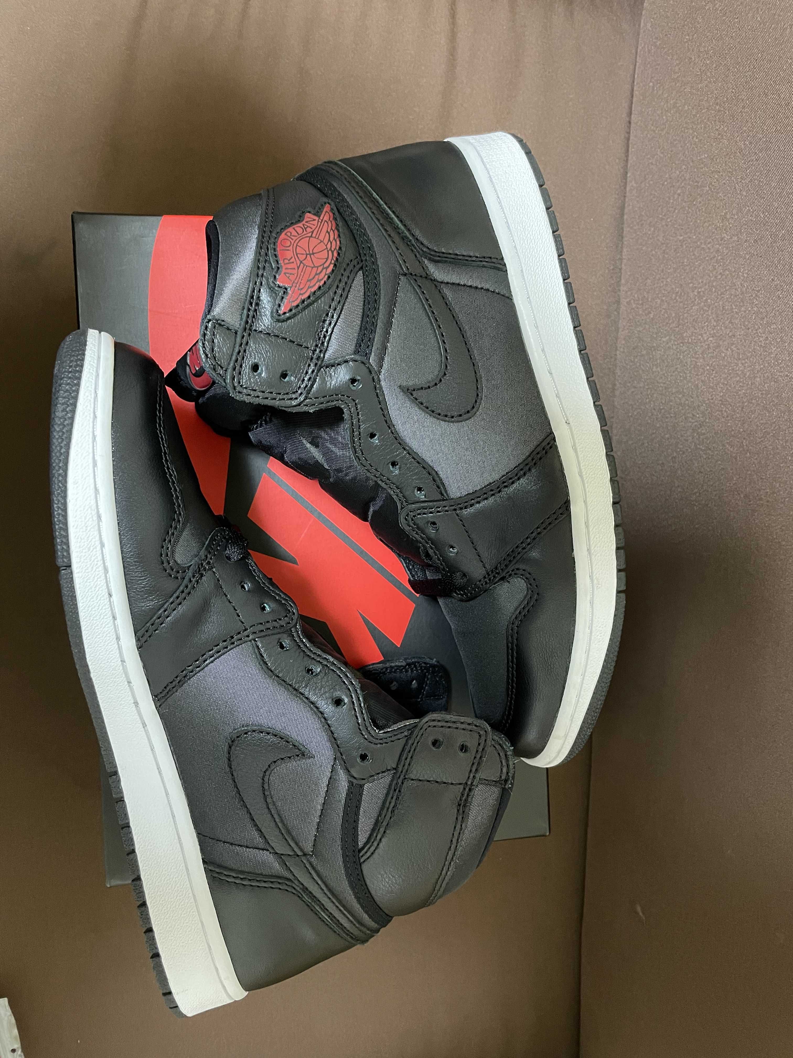 Nike Air Jordan 1 Retro High OG "Black/Metallic Silver/Gym Red"  