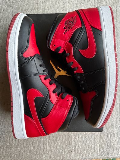 Nike Air Jordan 1 Mid "Bred"
