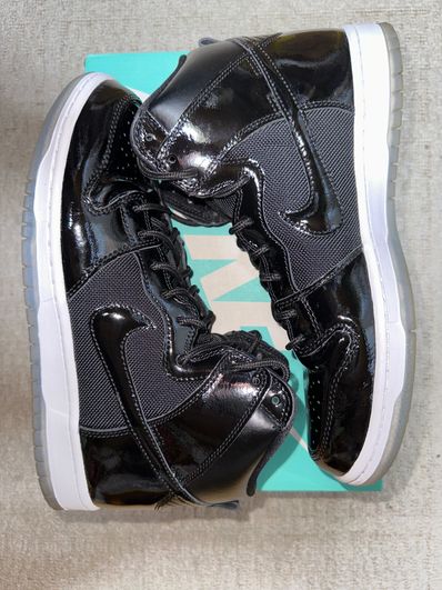 Nike SB Dunk High "Space Jam"
