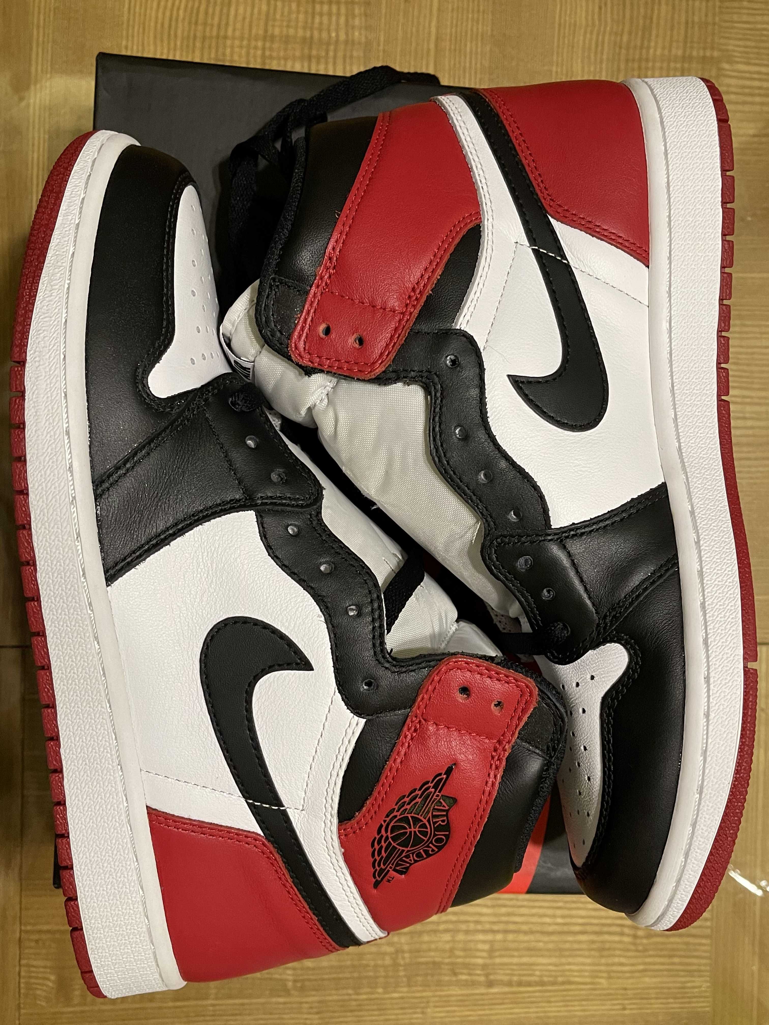 Nike Air Jordan 1 Retro High OG "Black Toe"(2016)