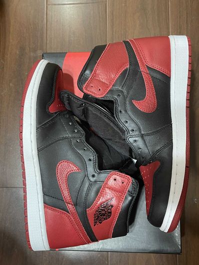 Nike Air Jordan 1 Retro High OG "Bred/Banned" (2016)