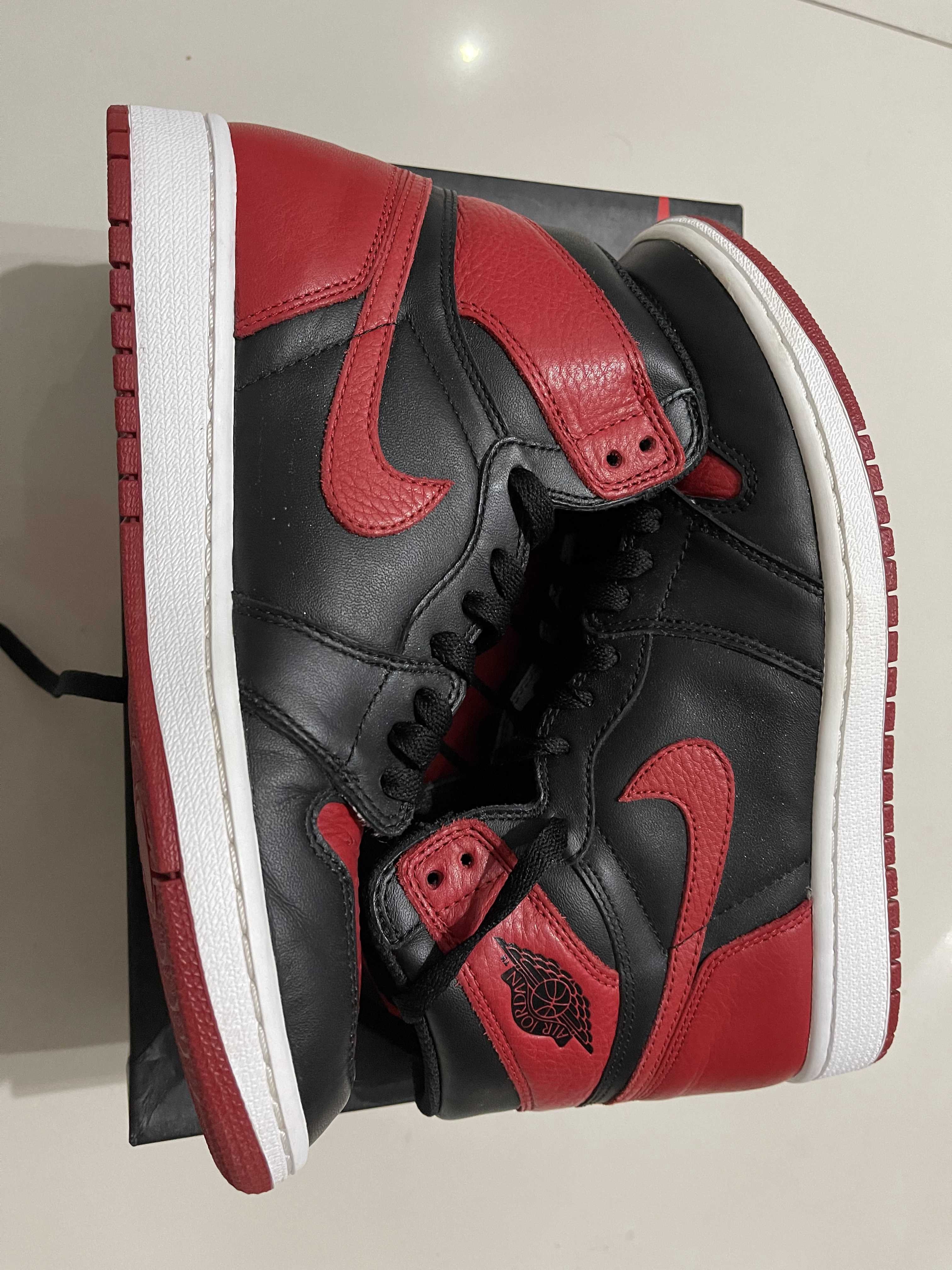 Nike Air Jordan 1 Retro High OG "Bred/Banned" (2016)