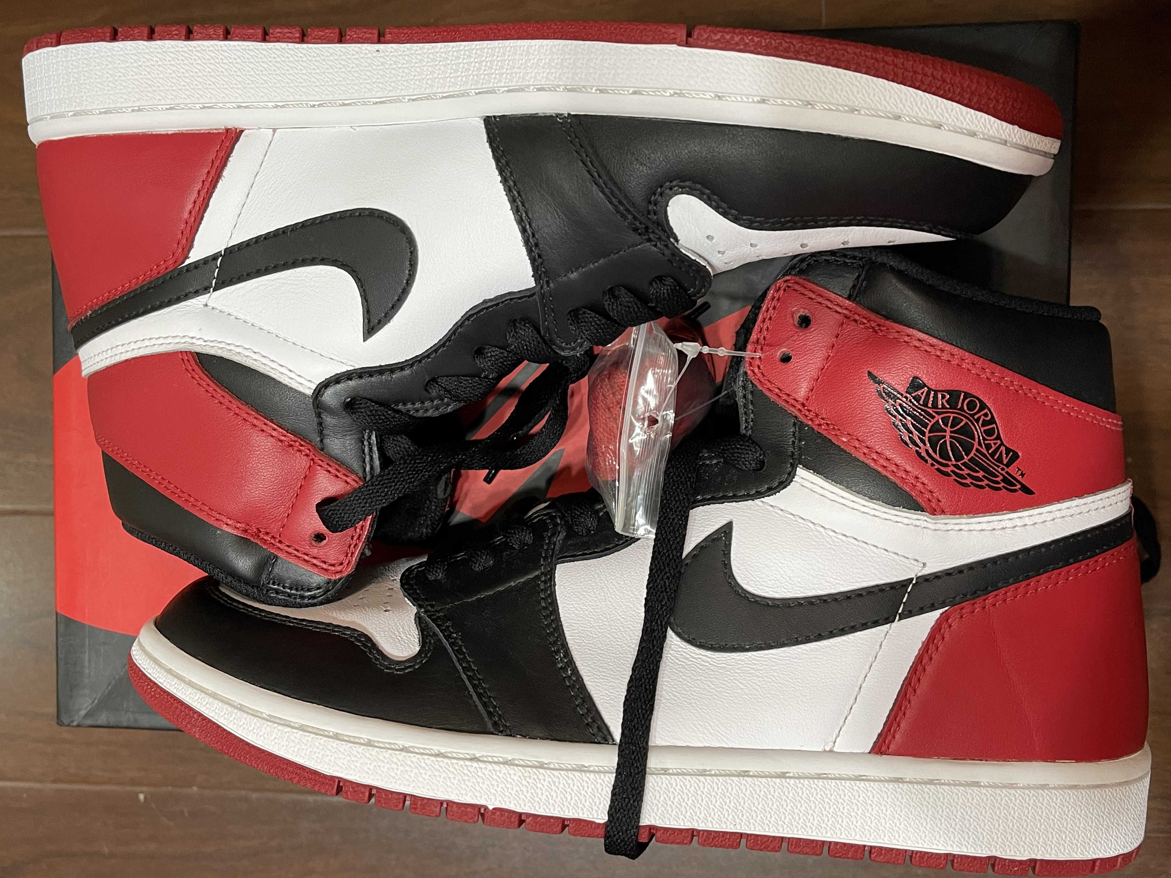 Nike Air Jordan 1 Retro High OG "Black Toe"(2016)