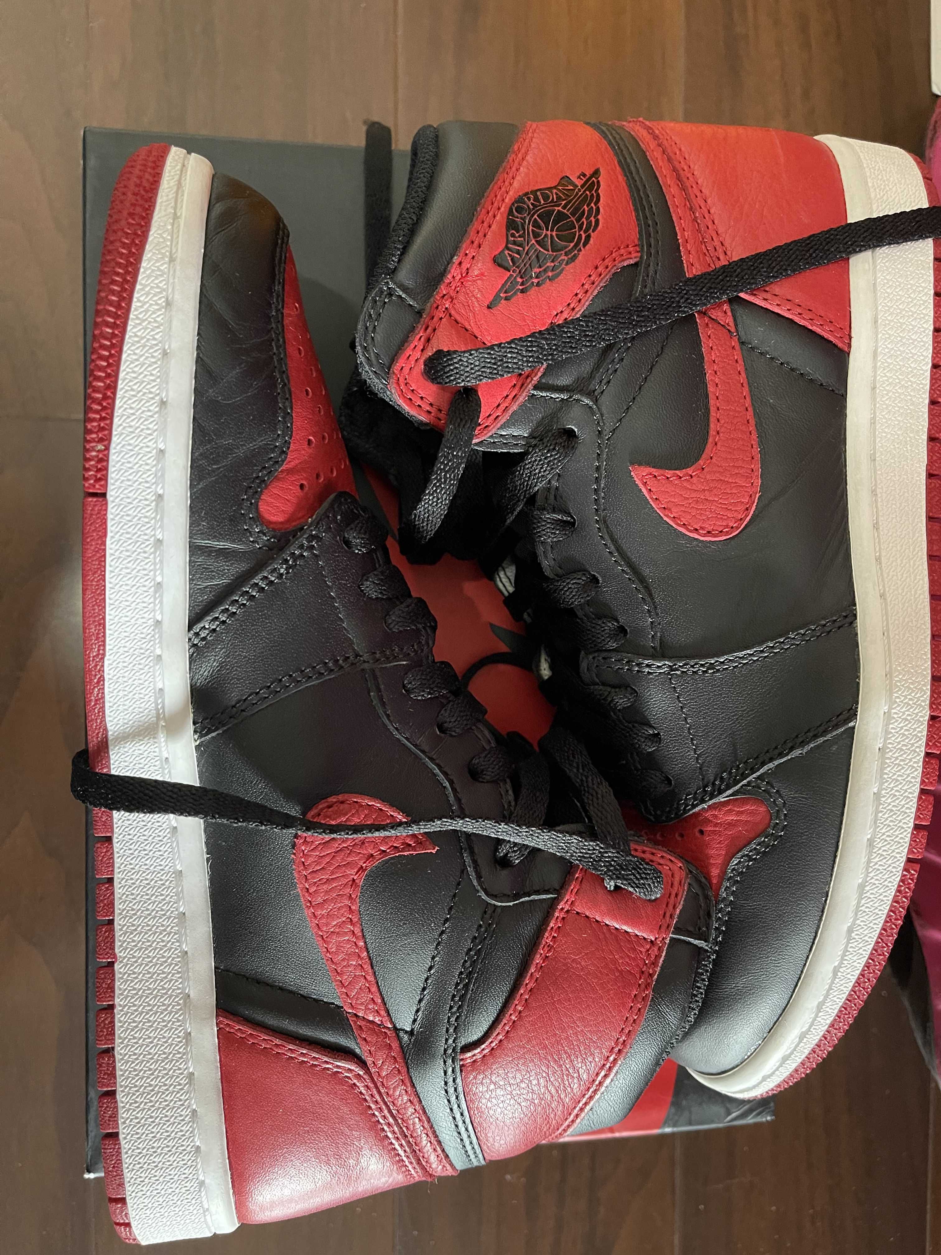 Nike Air Jordan 1 Retro High OG "Bred/Banned" (2016)