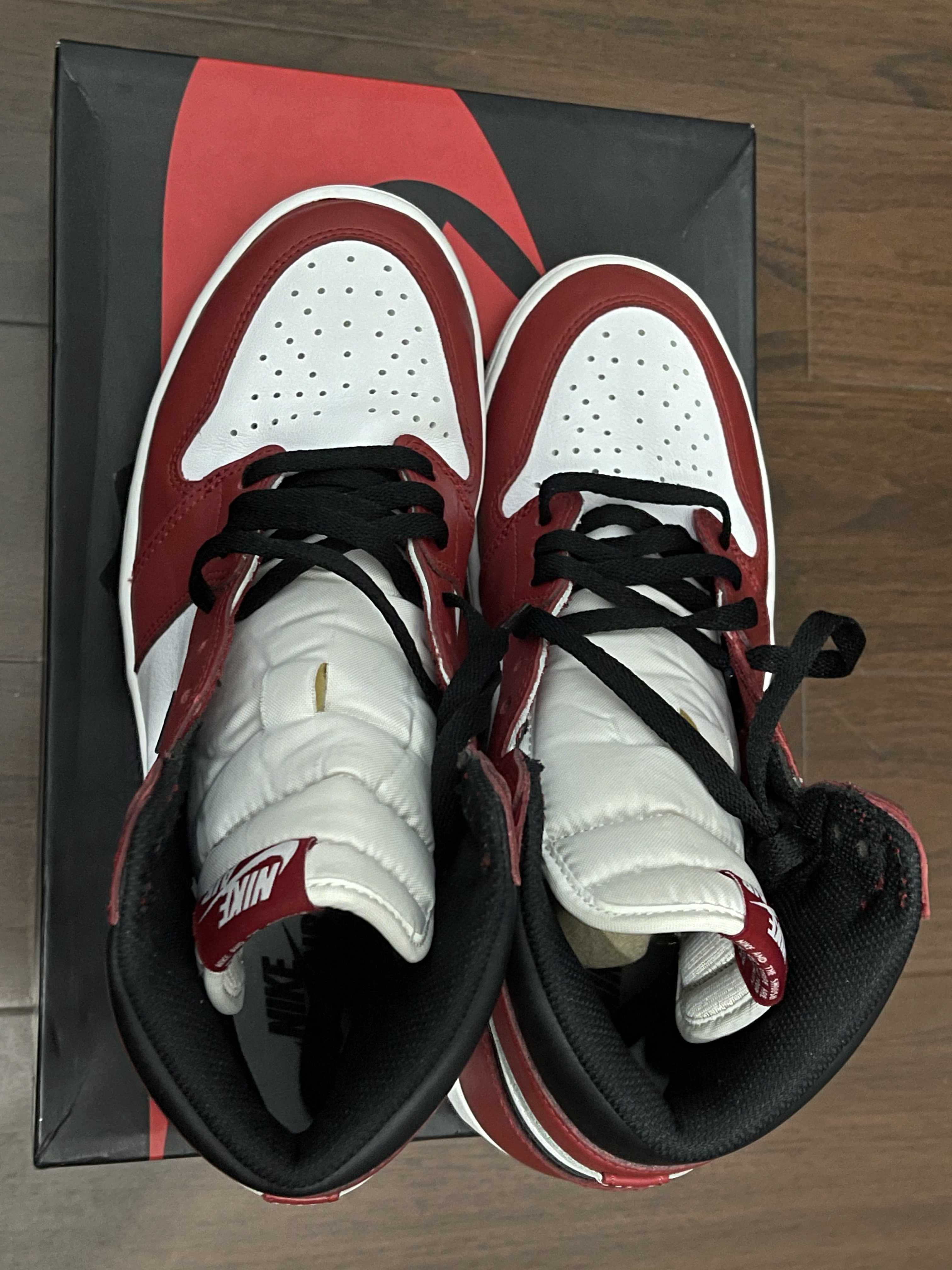 Nike Air Jordan 1 Retro High "Chicago" (2015)