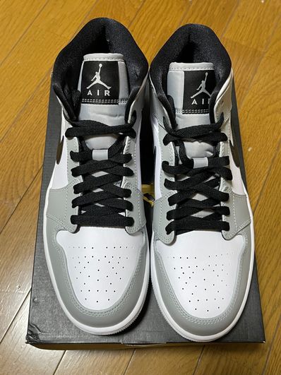 Nike Air Jordan 1 Mid "Light Smoke Grey/White/Black"