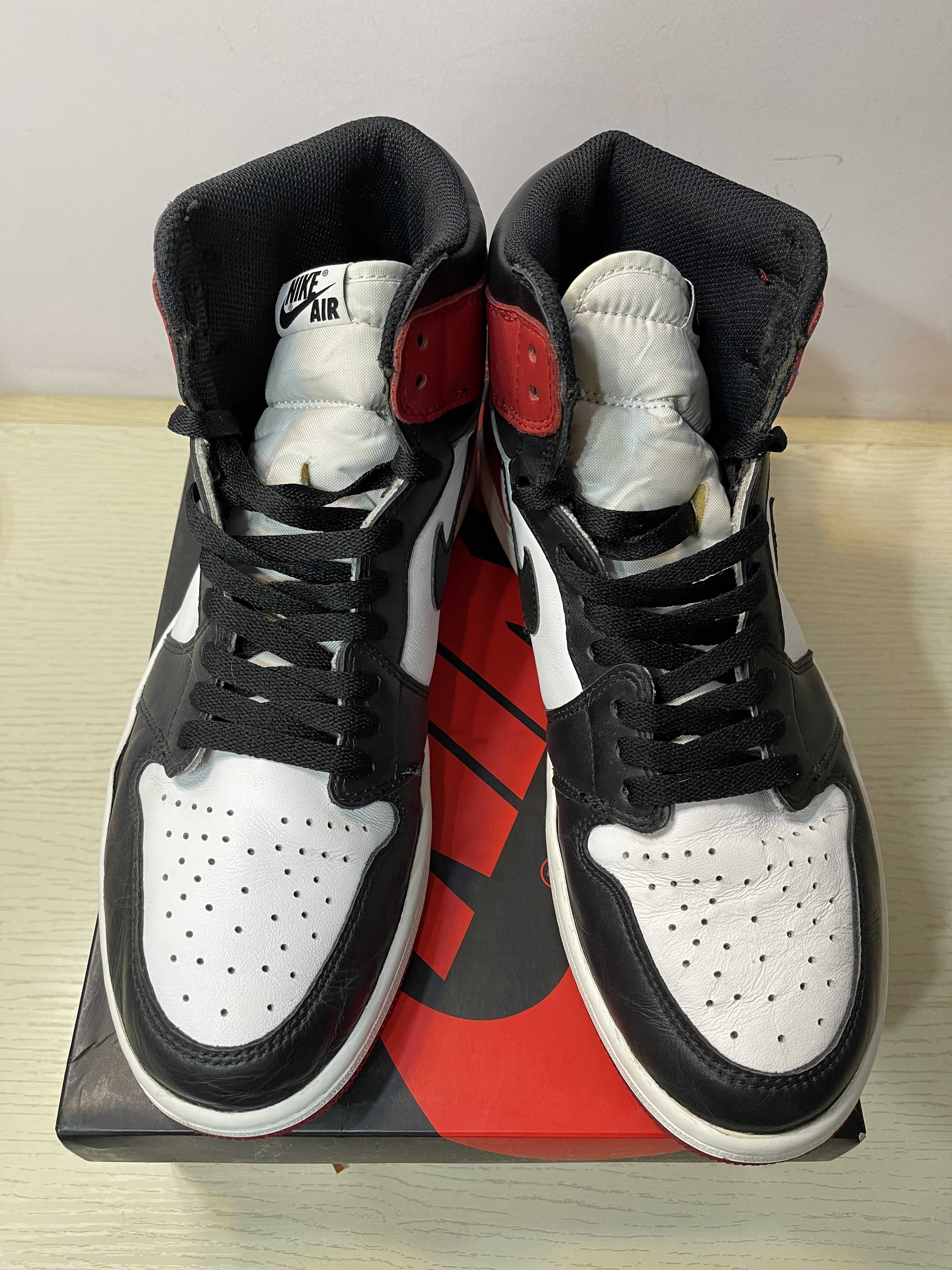 Nike Air Jordan 1 Retro High OG "Black Toe"(2016)