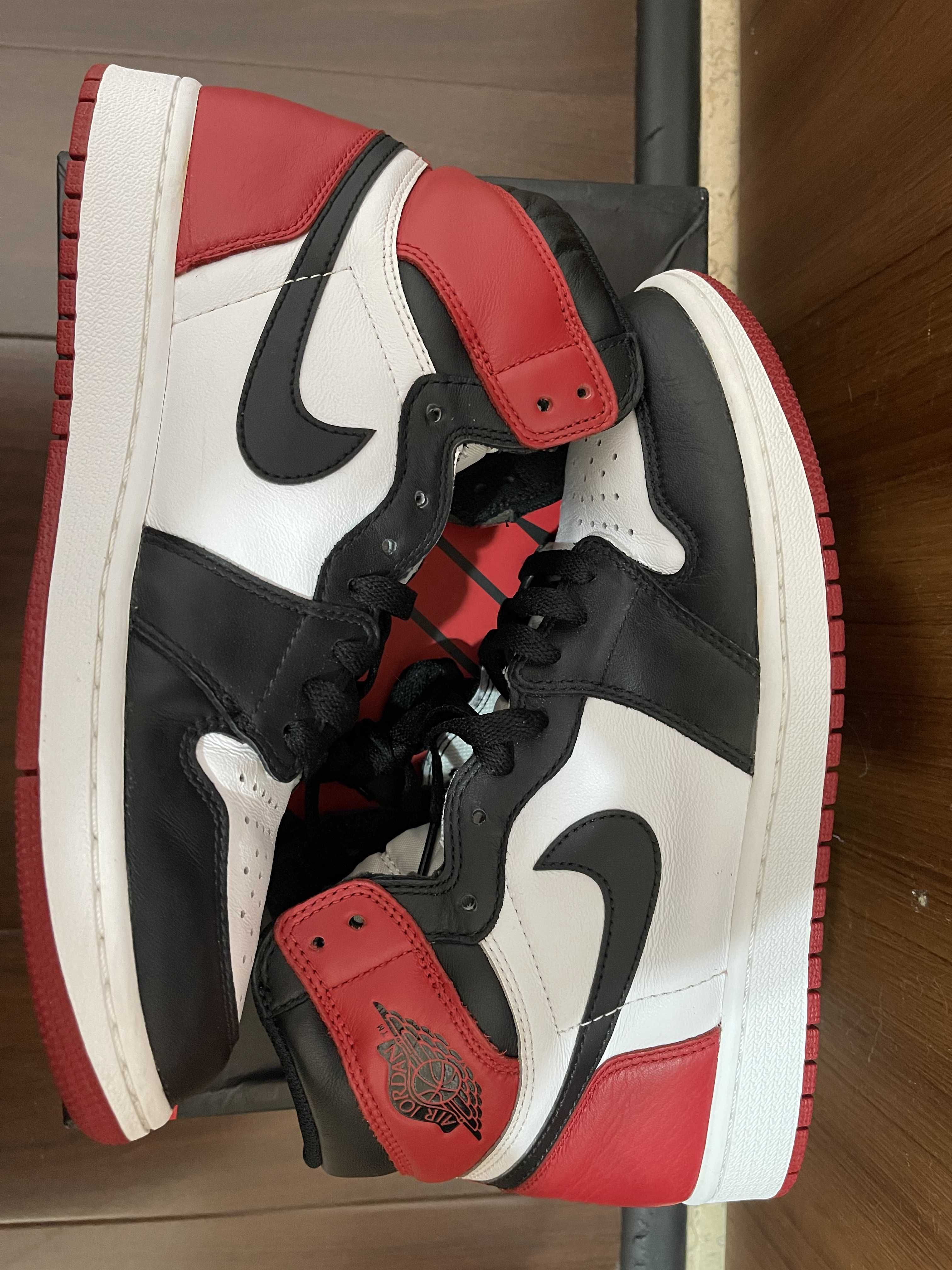 Nike Air Jordan 1 Retro High OG "Black Toe"(2016)