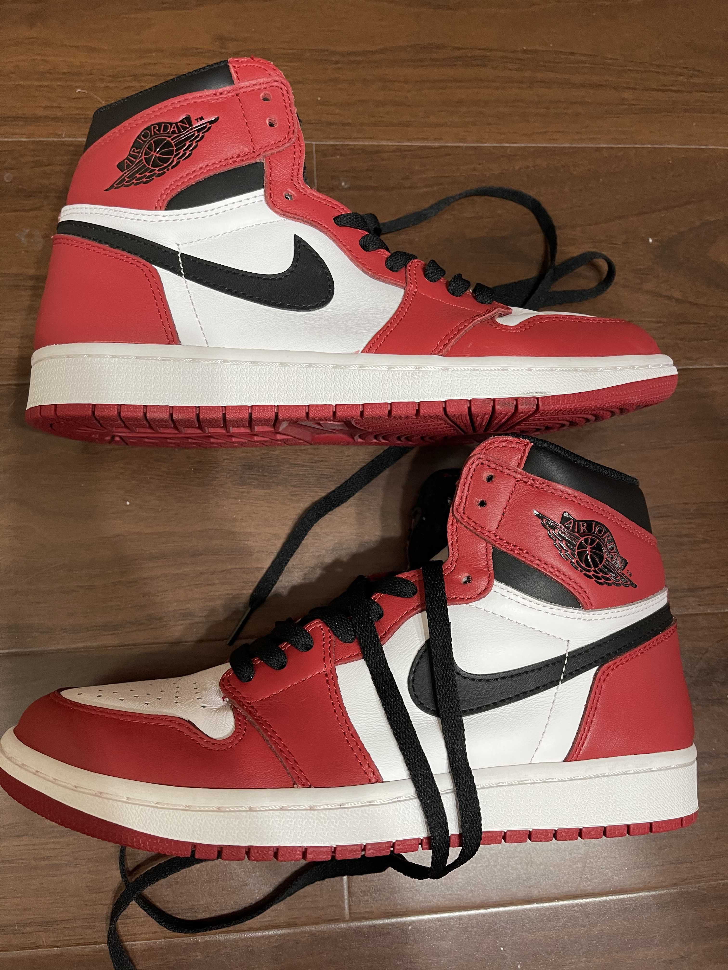 Nike Air Jordan 1 Retro High "Chicago" (2015)