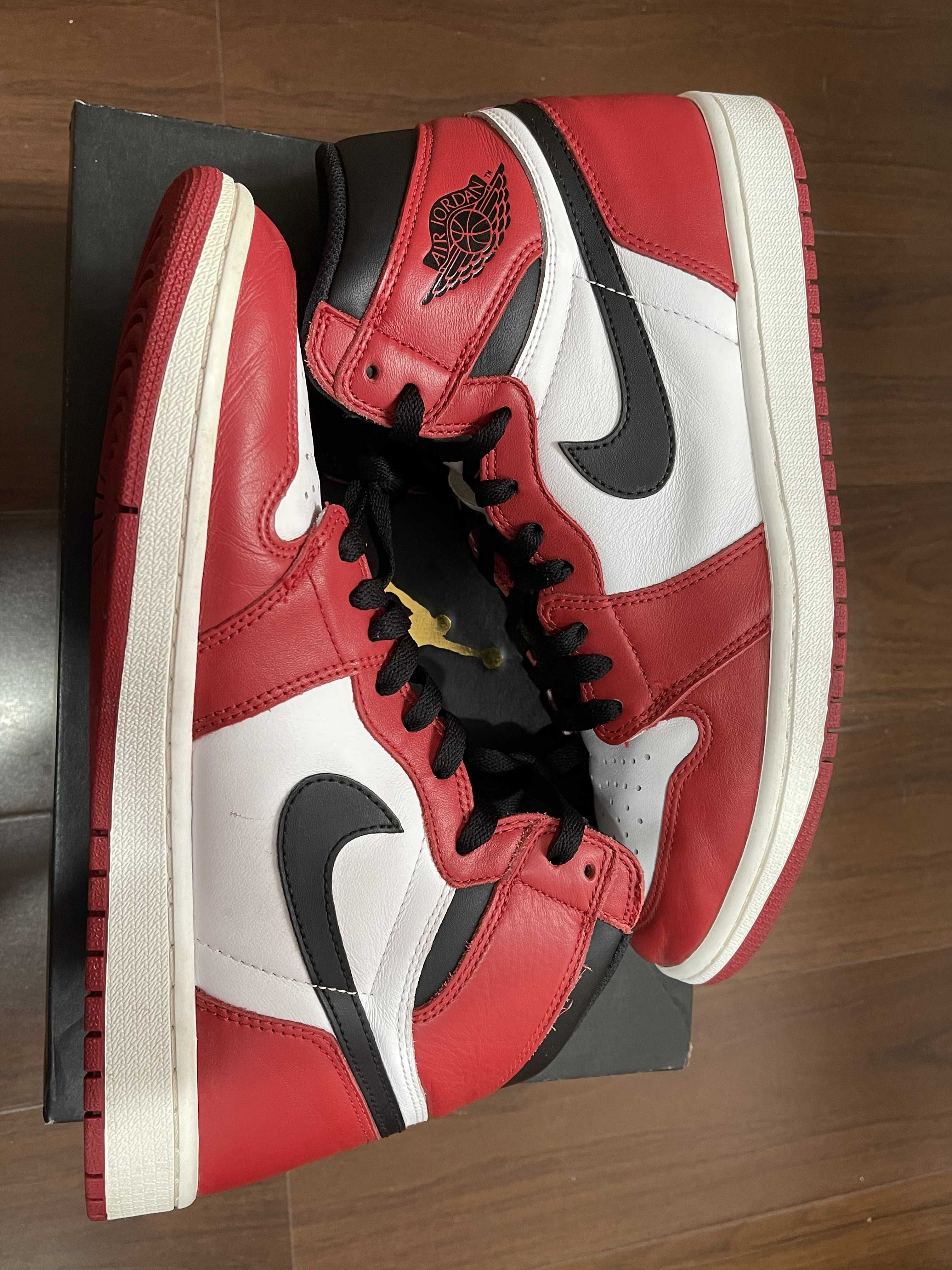 Nike Air Jordan 1 Retro High "Chicago" (2015)