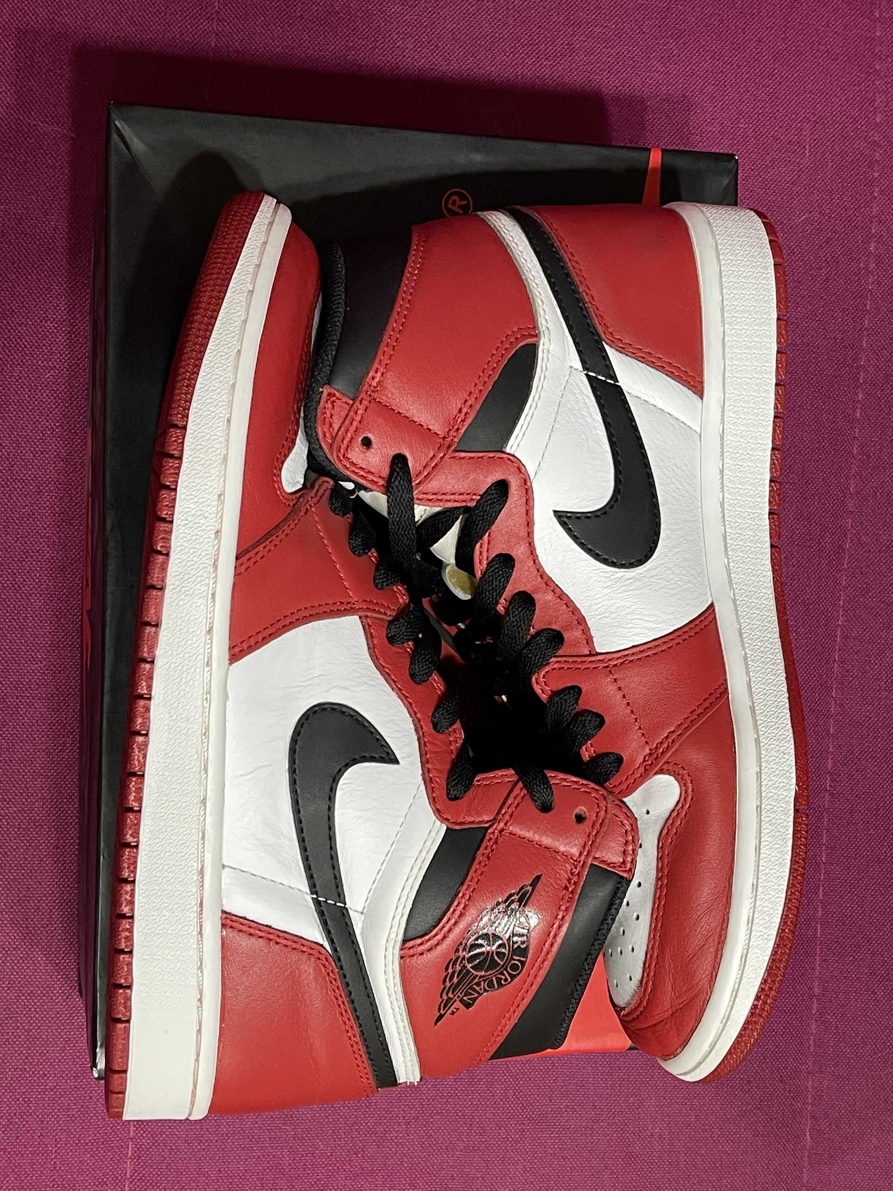 Nike Air Jordan 1 Retro High "Chicago" (2015)