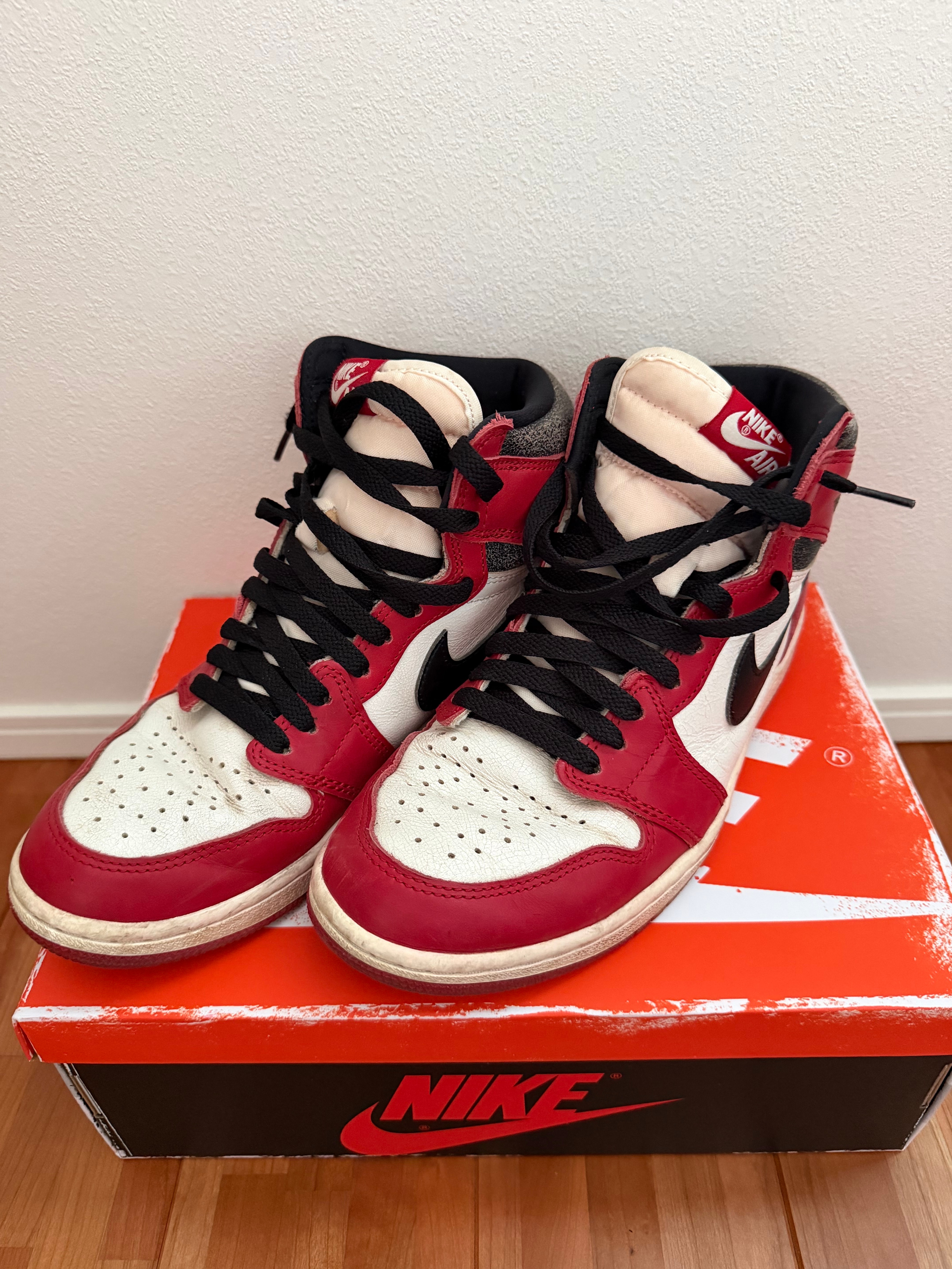 Nike Air Jordan 1 High OG "Lost & Found/Chicago"