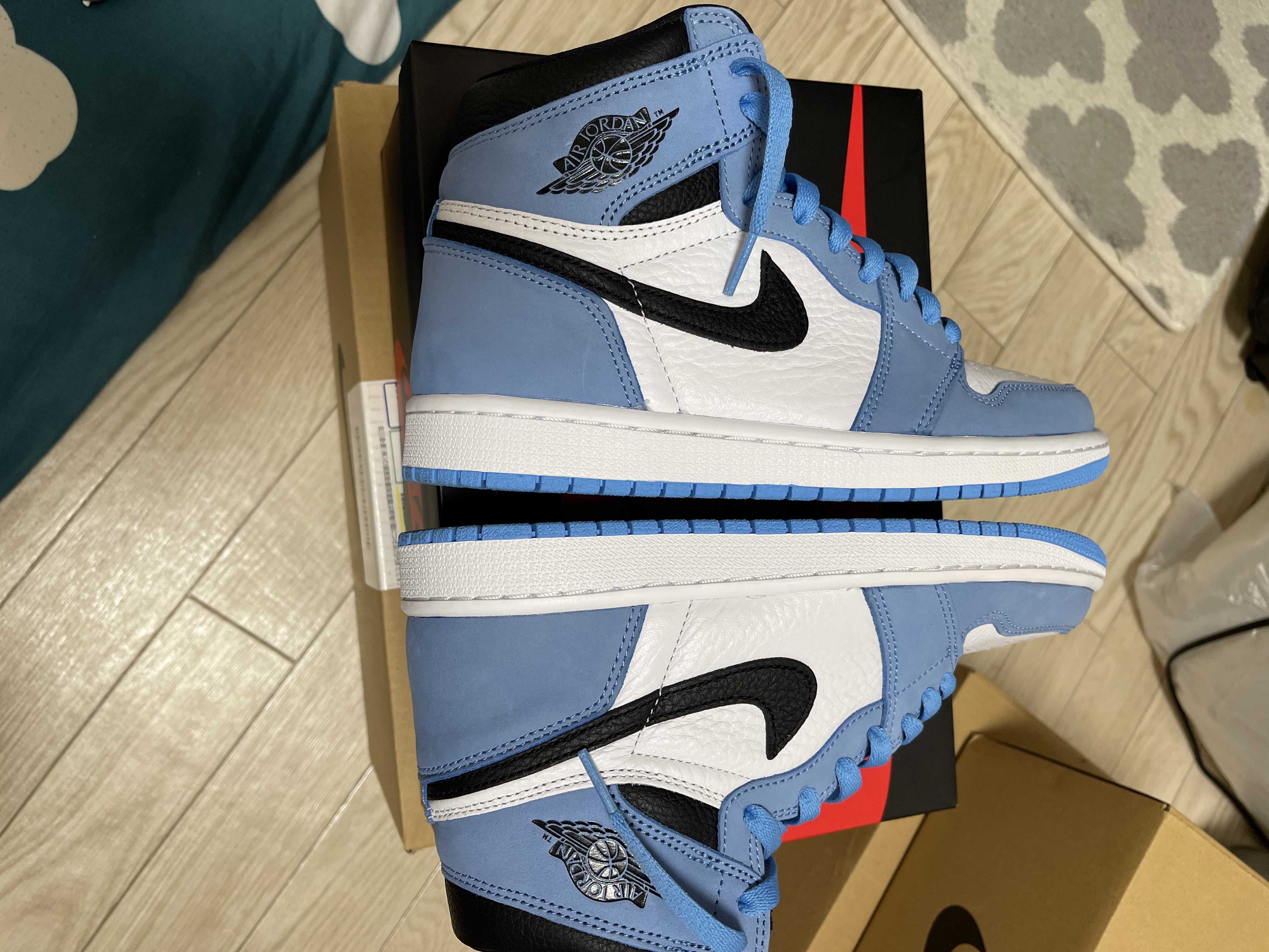 Nike Air Jordan 1 High OG "University Blue"