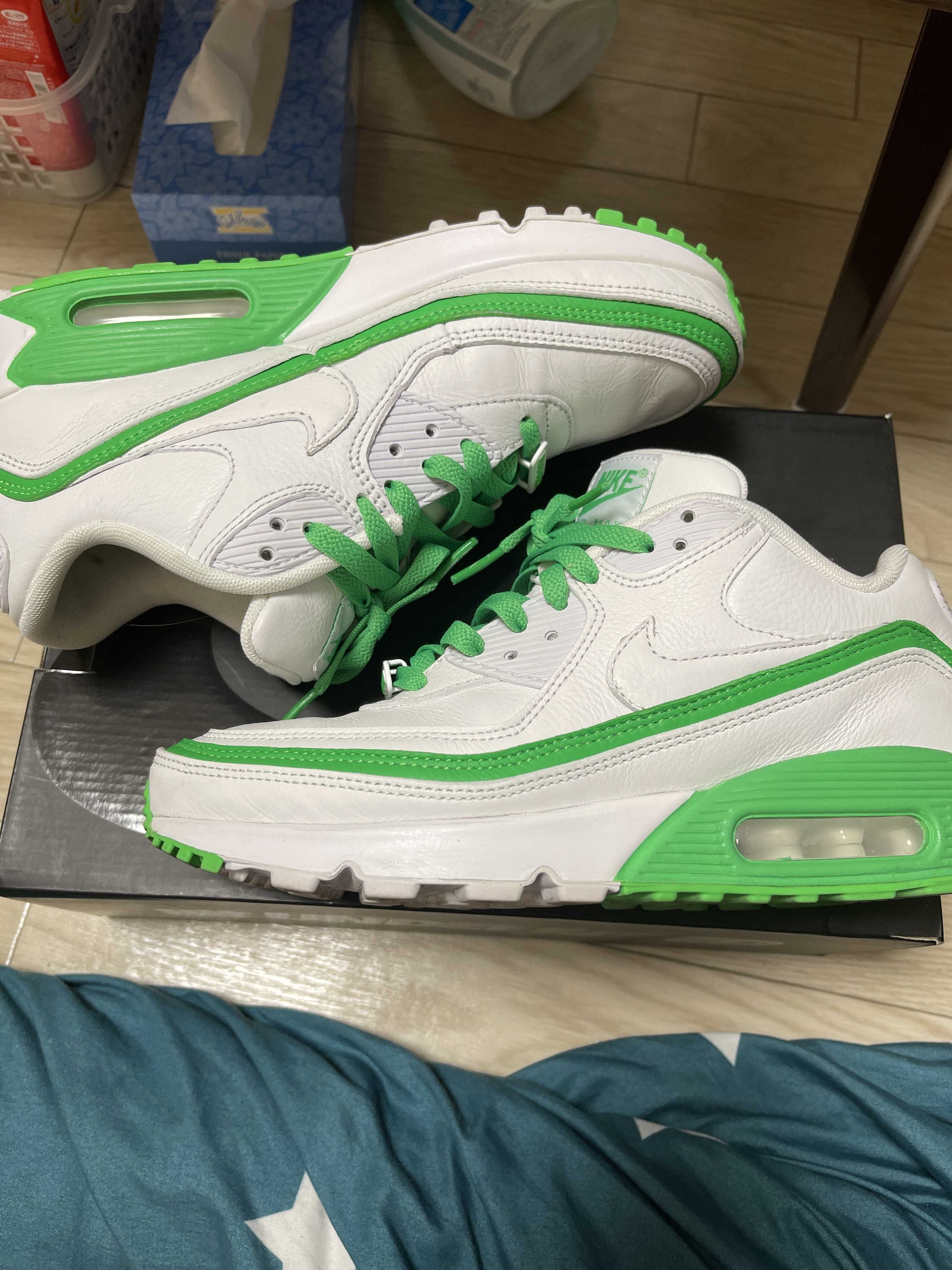 UNDEFEATED × Nike Air Max 90 "White/Green"