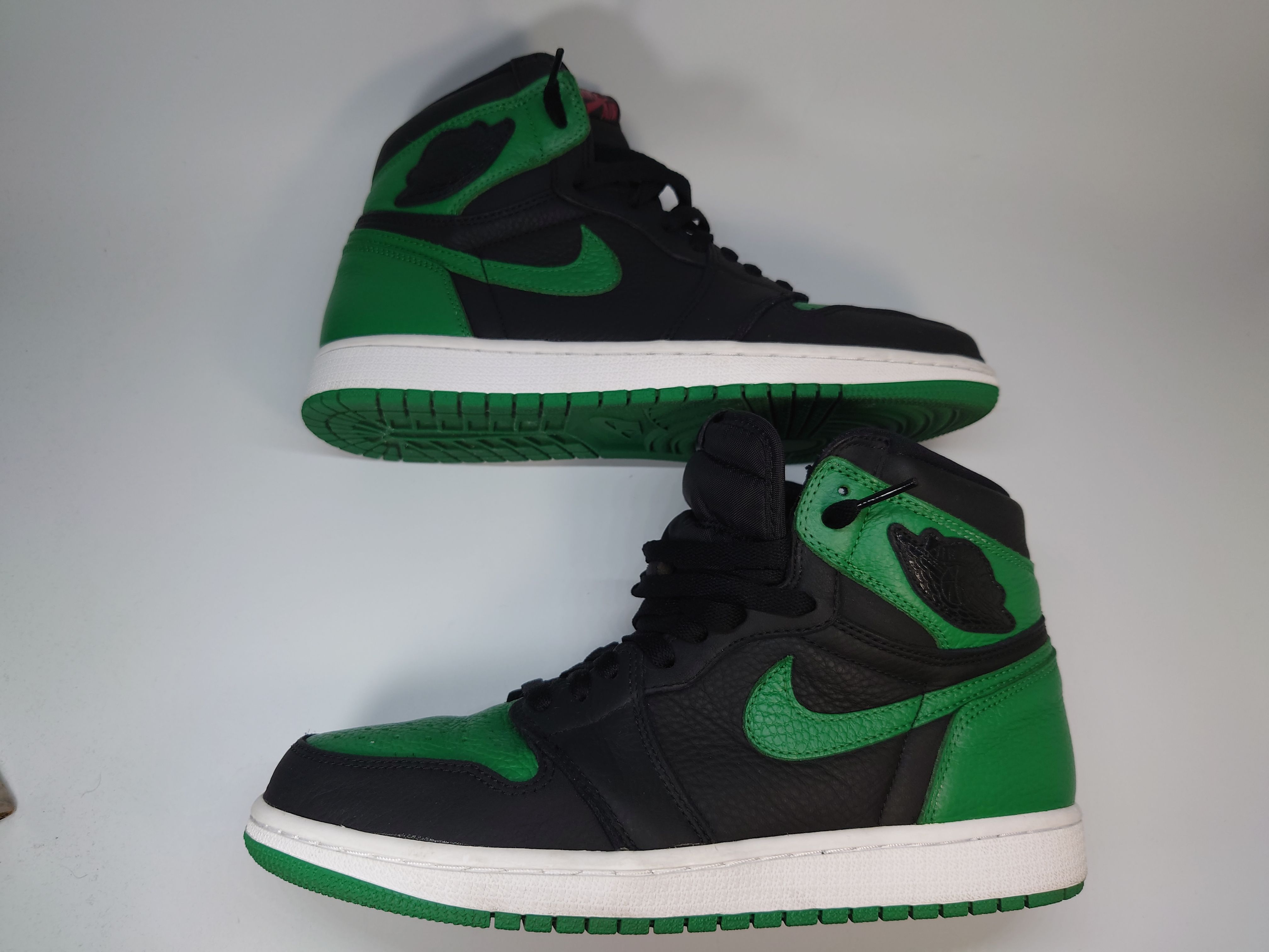 Nike Air Jordan 1 Retro High OG "Black/Pine Green" (2020)      