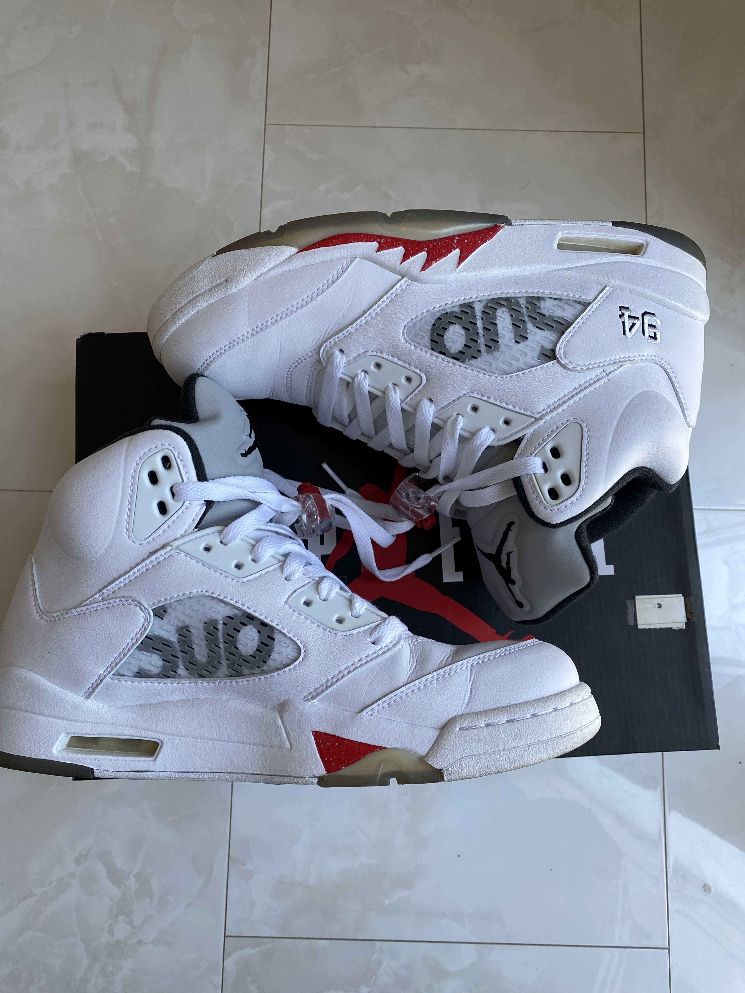 Supreme × Nike Air Jordan 5 Retro "White"