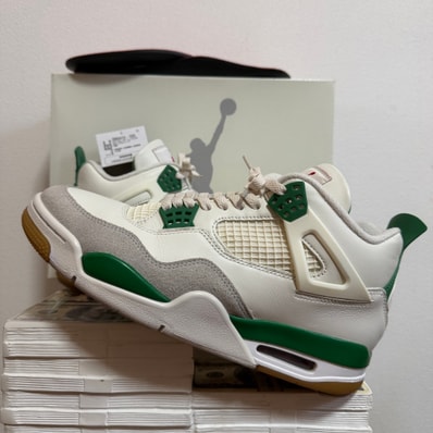 Nike SB × Air Jordan 4 Retro SP "Pine Green"