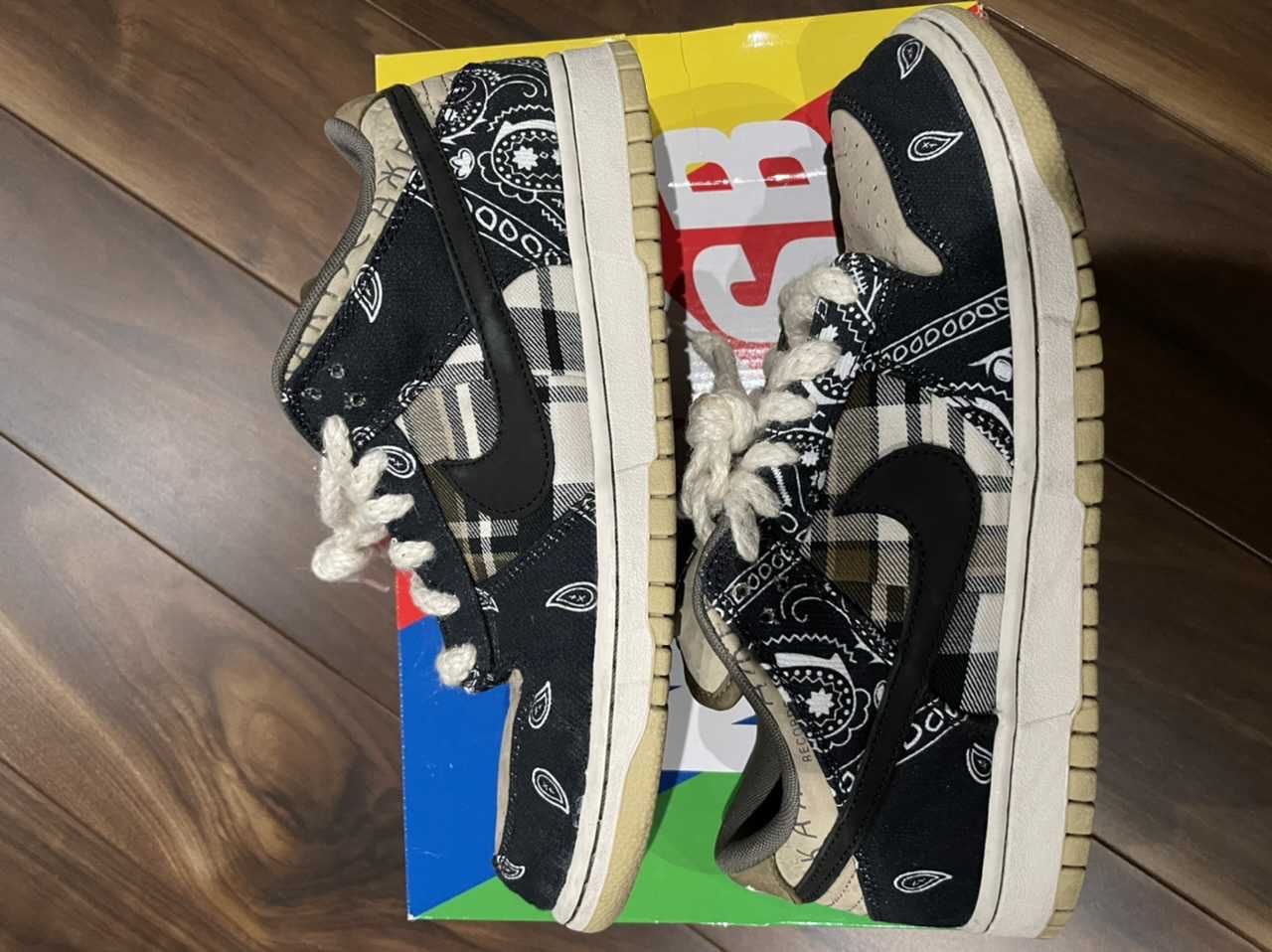 Travis Scott × Nike SB Dunk Low "Black/Parachute Beige"