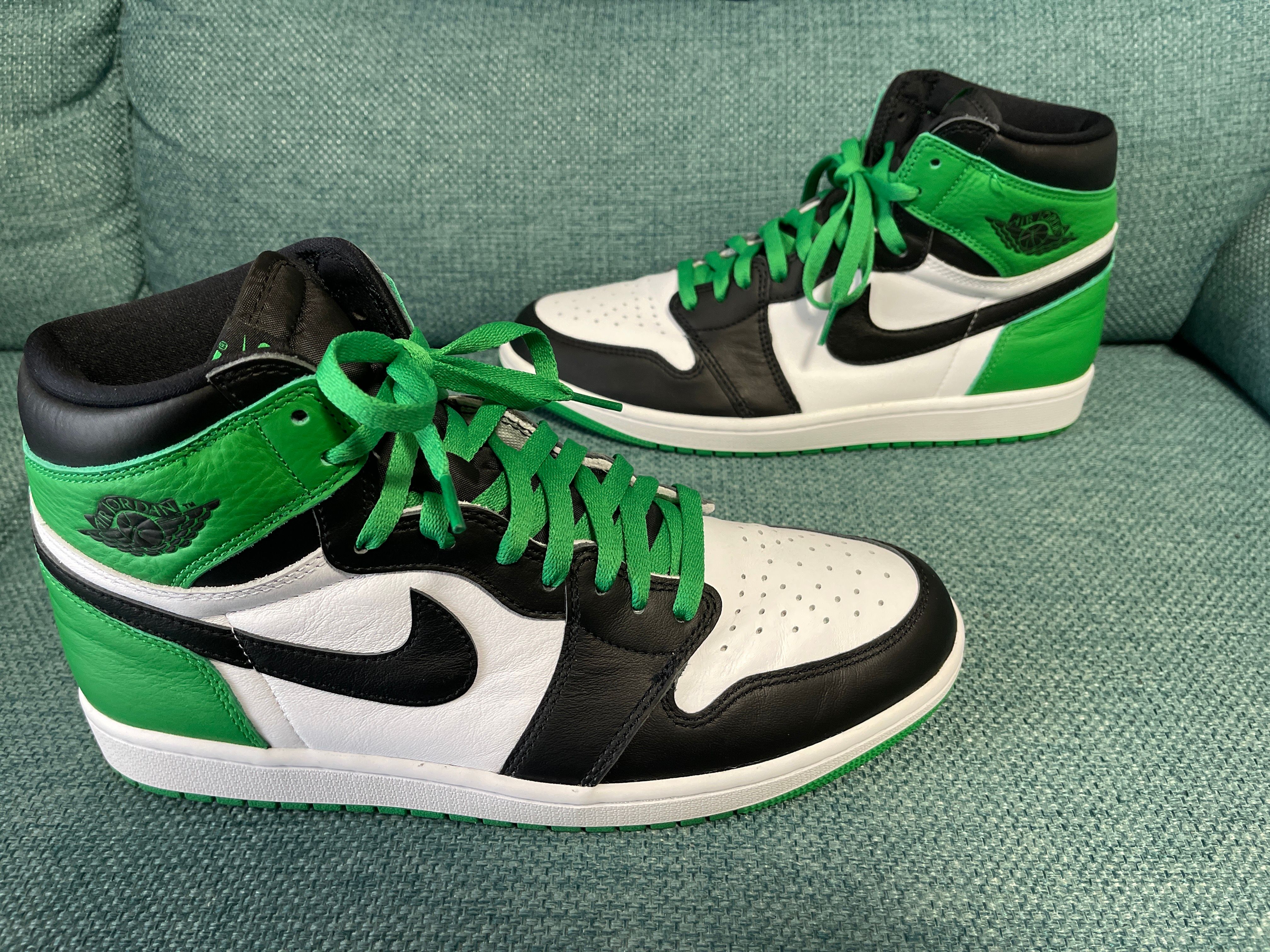 Nike Air Jordan 1 Retro High OG "Celtics/Black and Lucky Green" (2023)