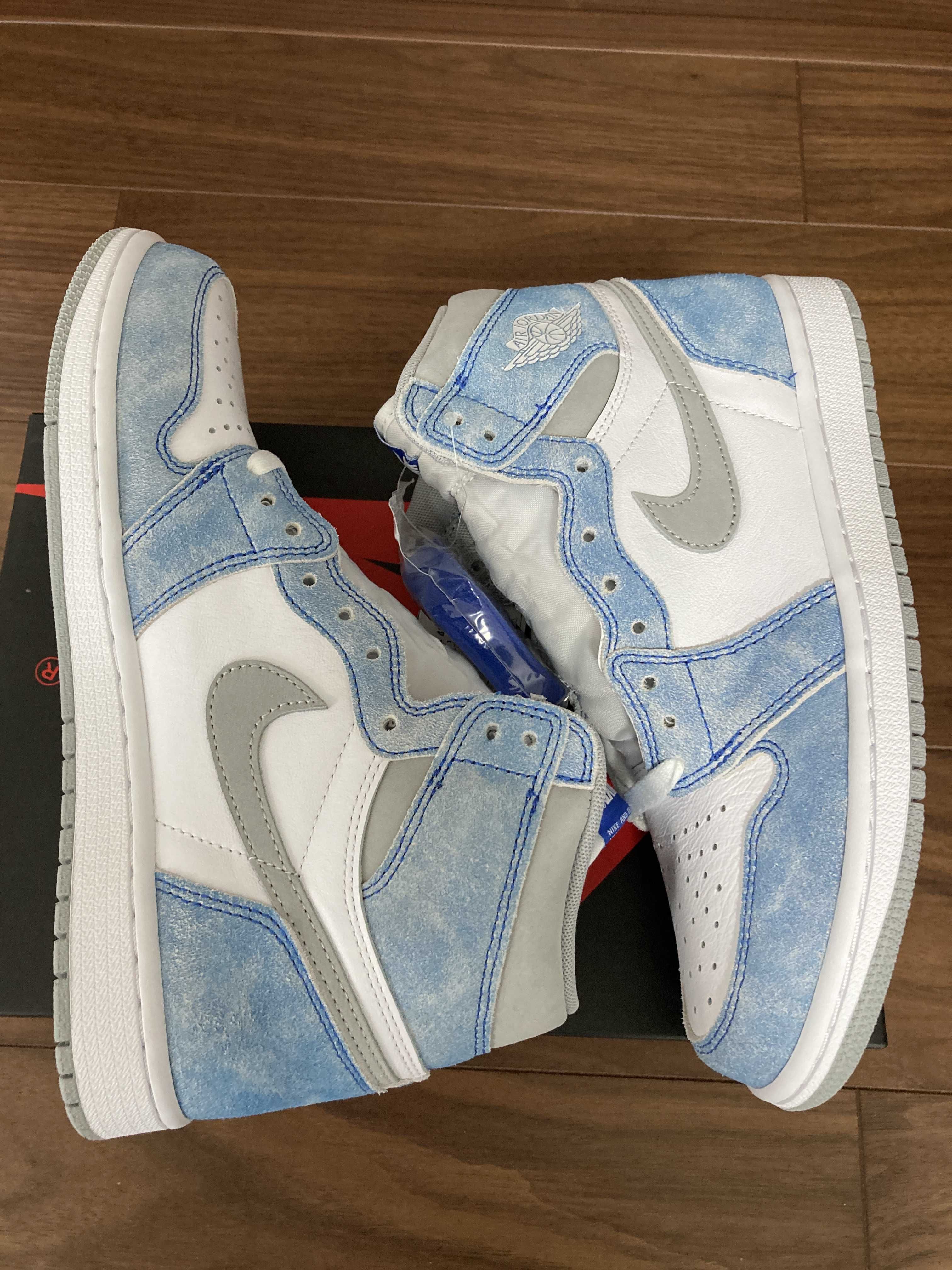 Nike Air Jordan 1 High OG "Hyper Royal"