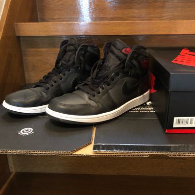 Nike Air Jordan 1 Retro High OG "Black/Metallic Silver/Gym Red"