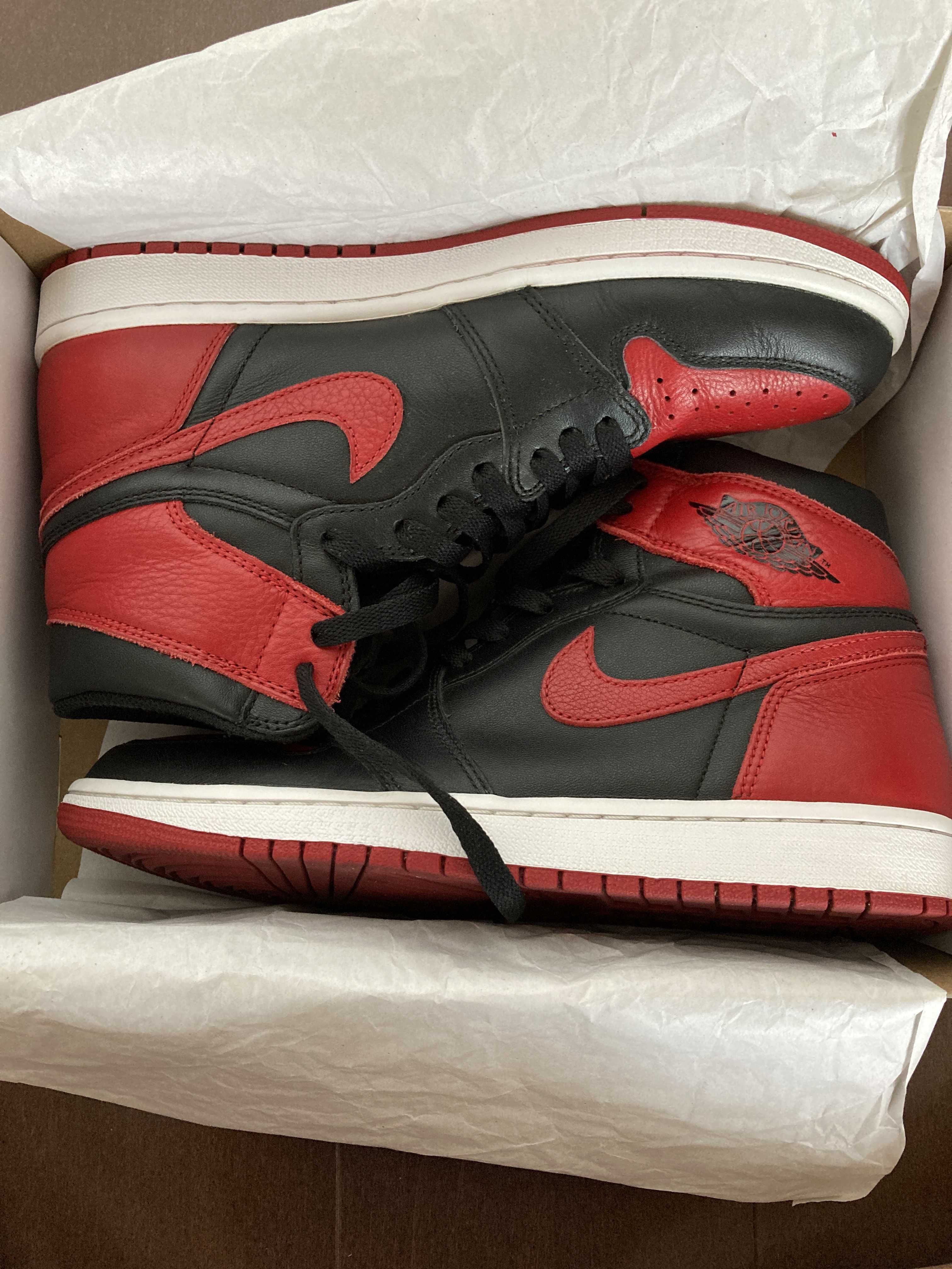 Nike Air Jordan 1 Retro High OG "Bred/Banned" (2016)