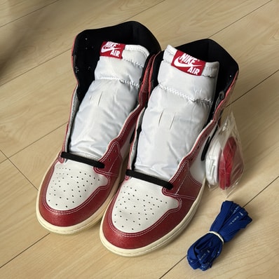 Trophy Room × Nike Air Jordan 1 Retro High "Chicago" (Friends and Family) (Blue Laces)