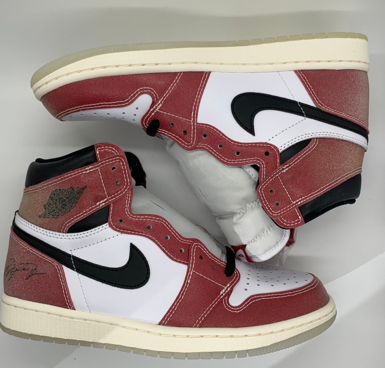 MH305 【未使用】【鑑定済み】TROPHY ROOM AIRJORDAN1 Trophy Room x Air Jordan 1 Official Release Date | Hypebeast