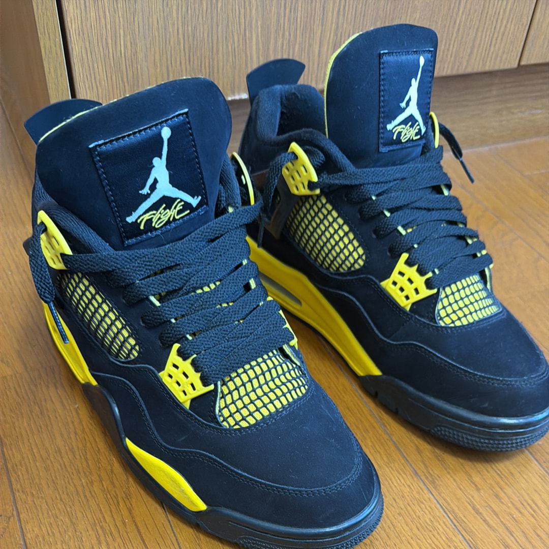 Nike Air Jordan 4 Retro "Thunder"(2023)