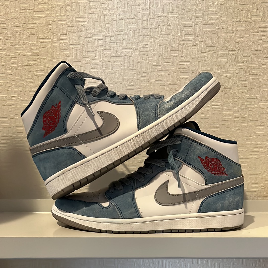 Nike Air Jordan 1 Mid SE "White/Hyper Royal/Red"