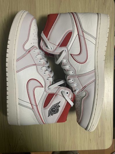 Nike Air Jordan 1 Retro High OG "Sail/University Red"
