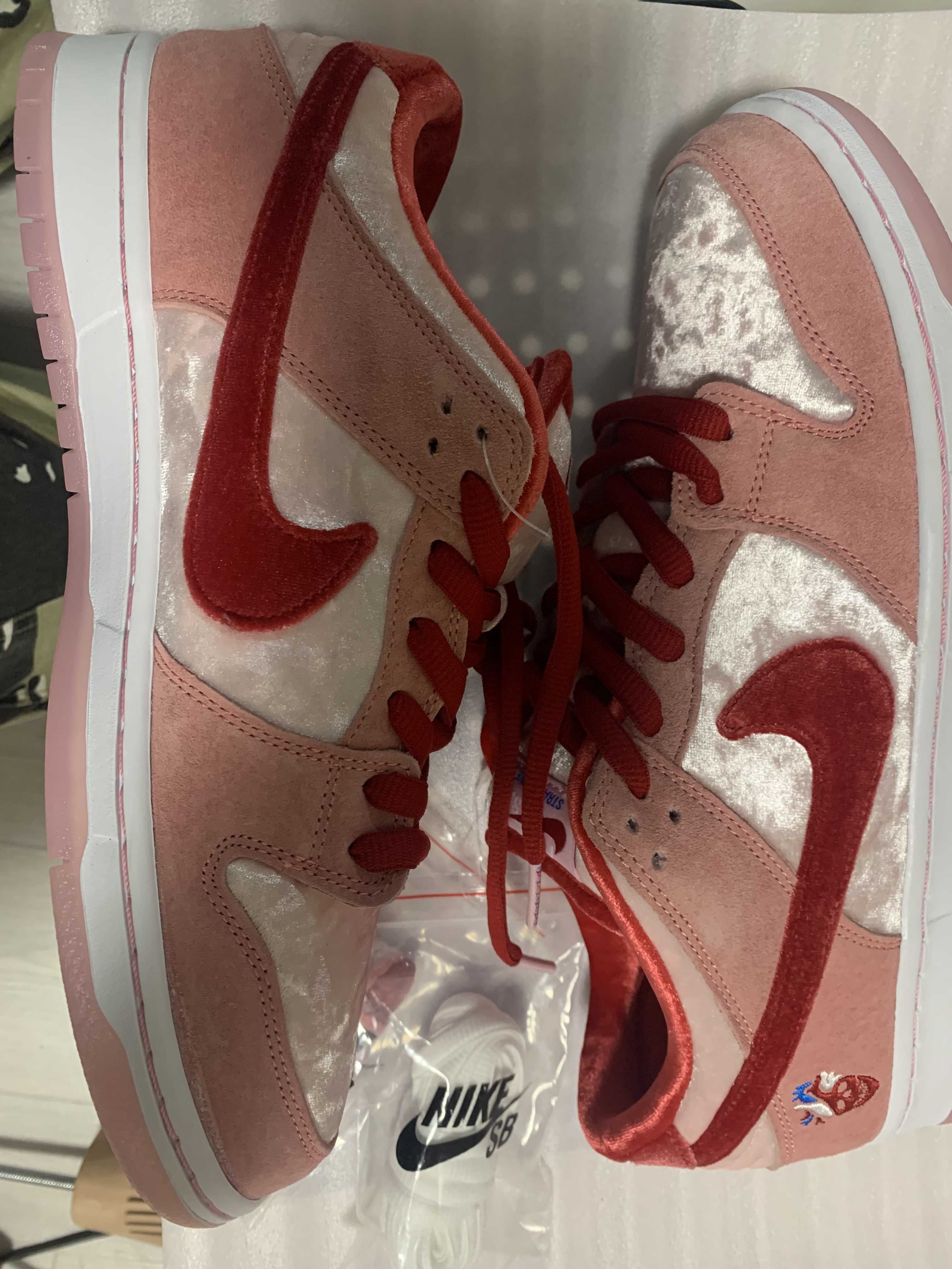 Strangelove × Nike SB Dunk Low "Valentine’s Day"