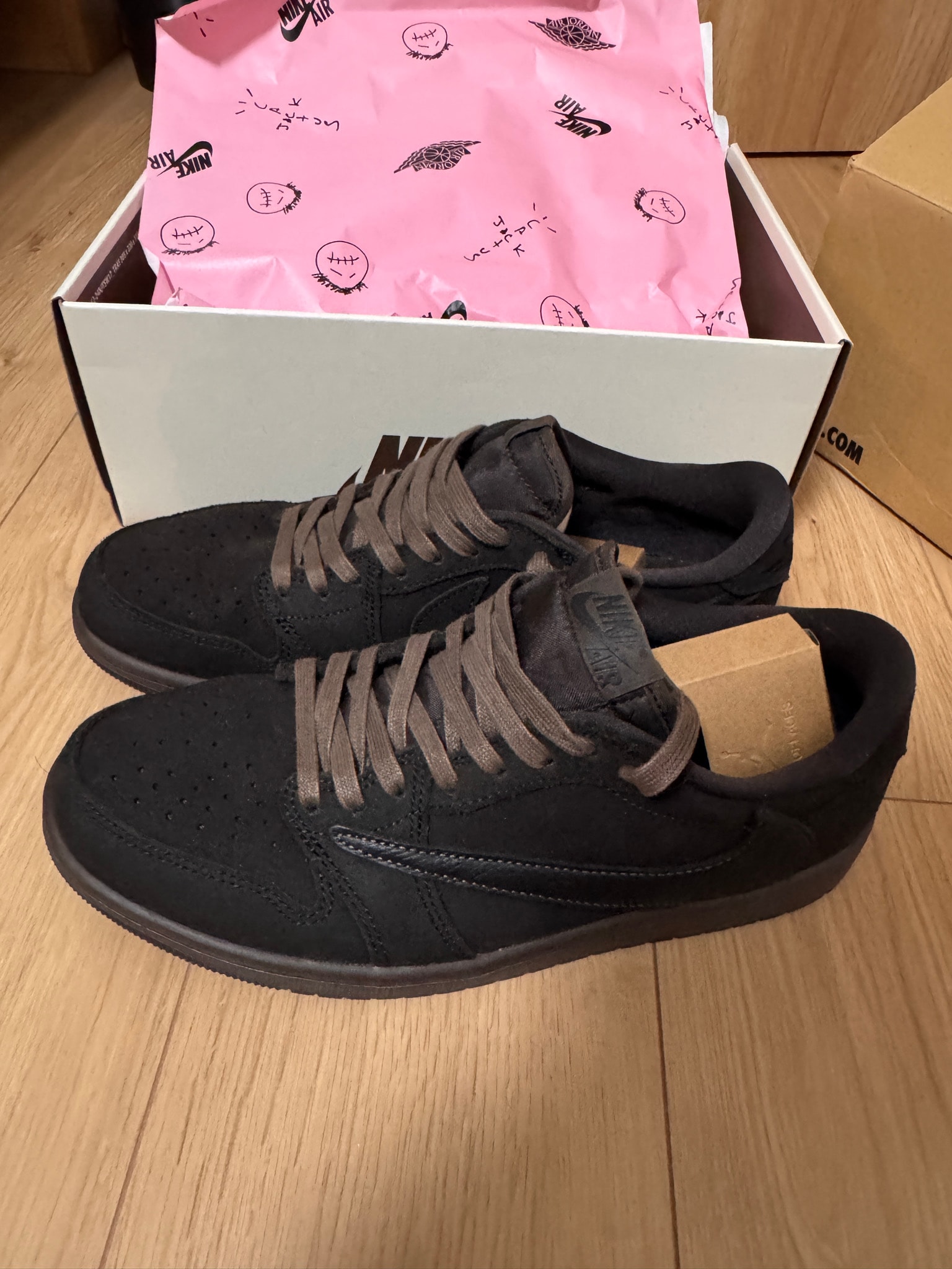 Travis Scott × Nike Air Jordan 1 Low OG SP "Velvet Brown and Dark Mocha"