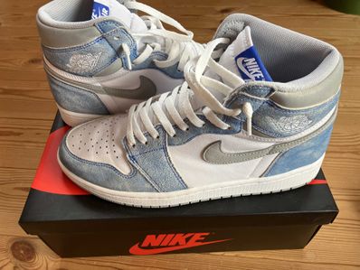 Nike Air Jordan 1 High OG "Hyper Royal"
