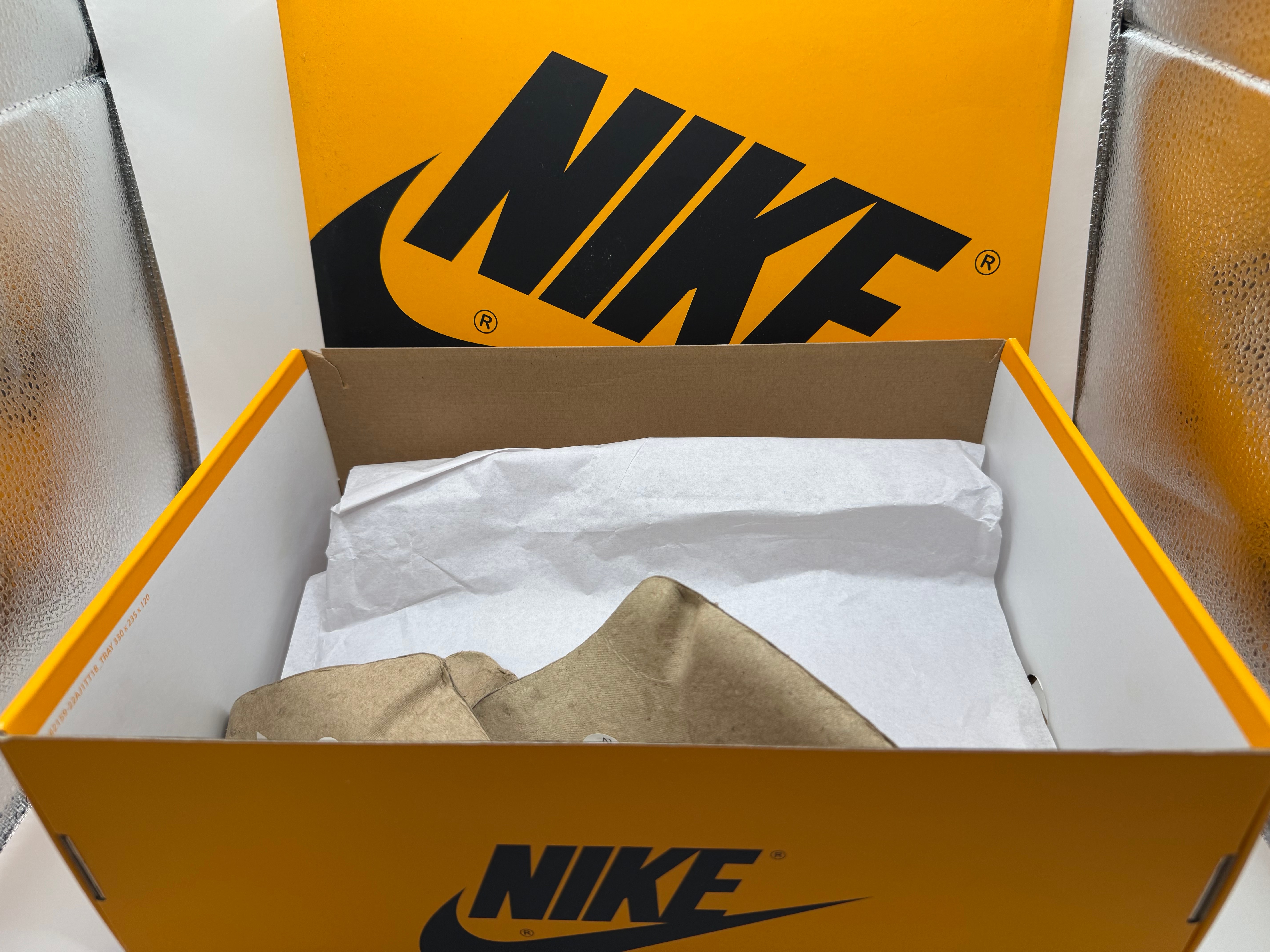 Nike Air Jordan 1 Retro High OG "Taxi"