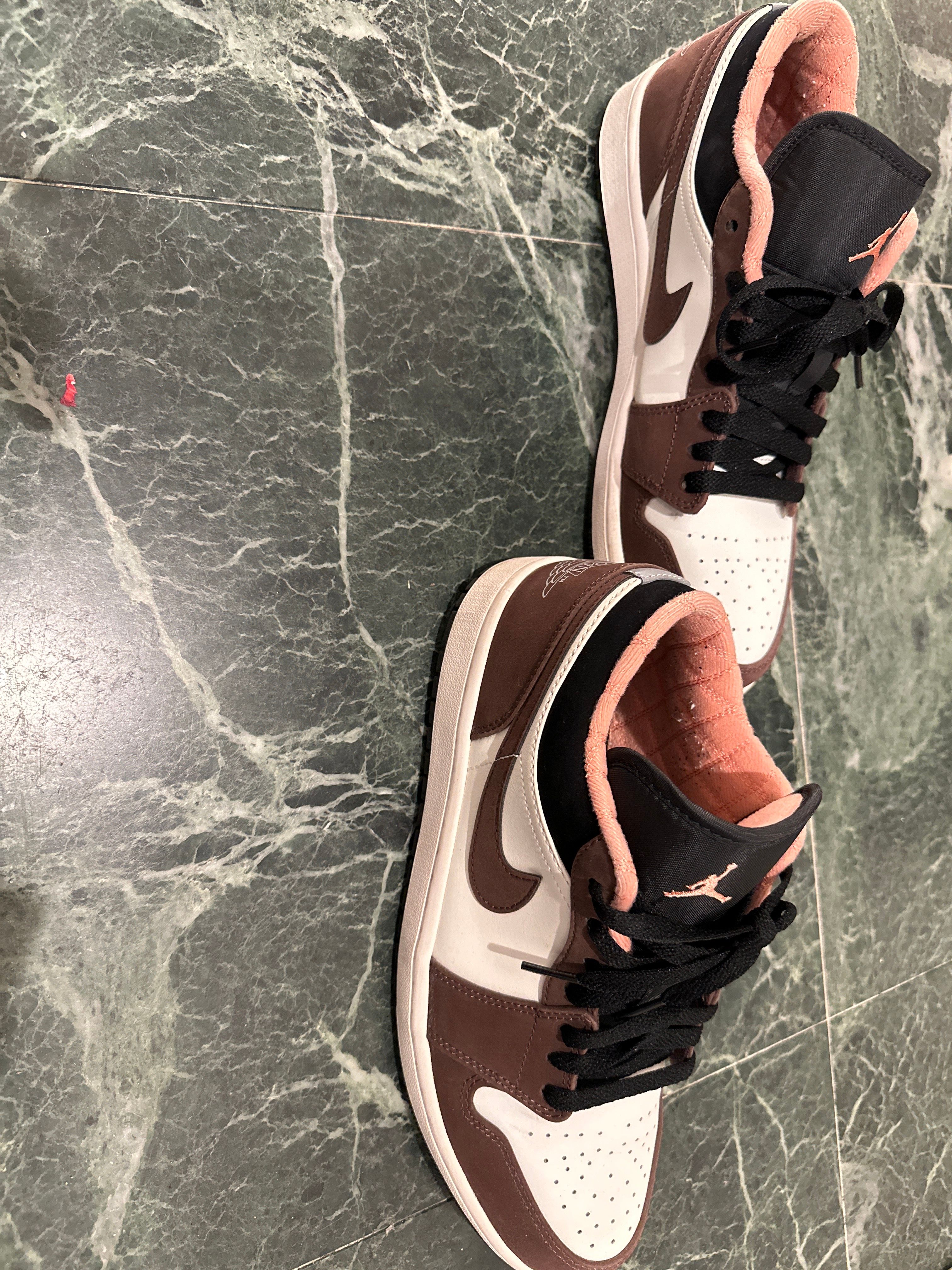 Nike Air Jordan 1 Low SE "Light Chocolate" / "Mocha Brown"