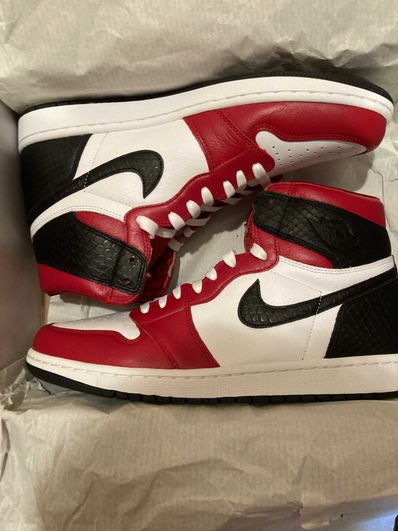 Nike Women's Air Jordan 1 High OG "Satin Red"