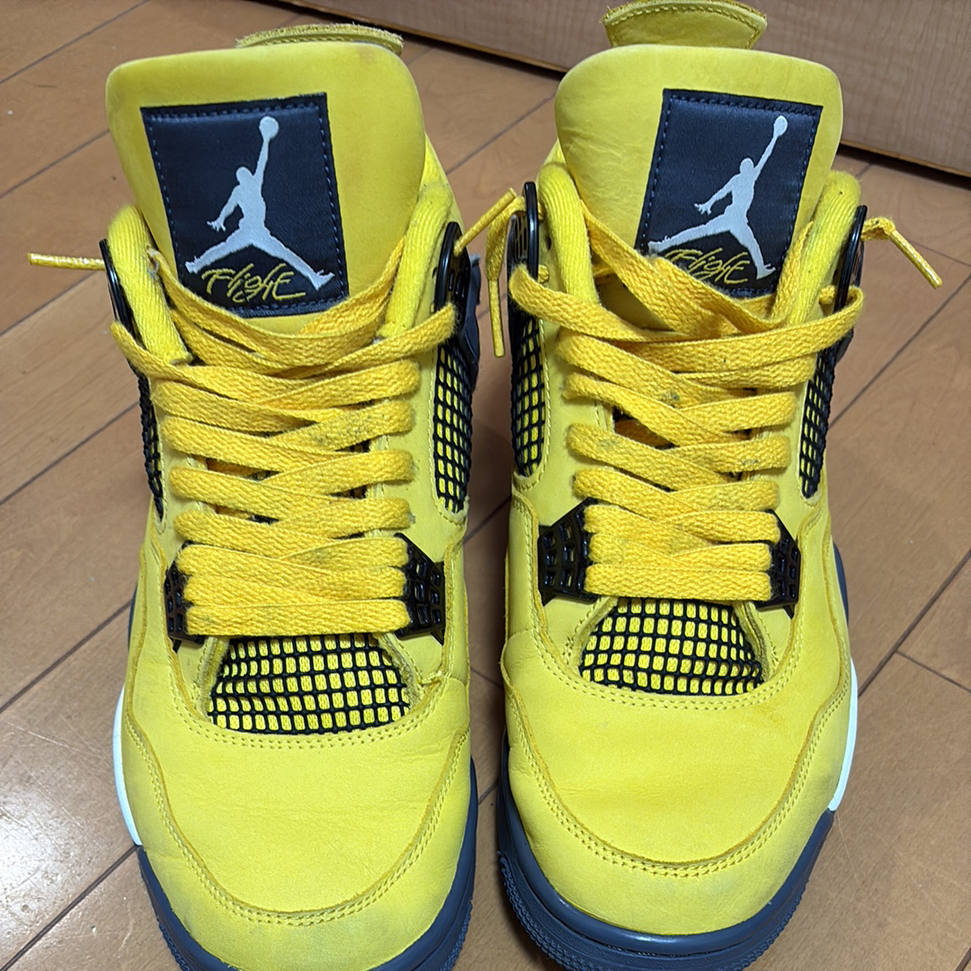 ナイキ エアジョーダン4 "ツアーイエロー"