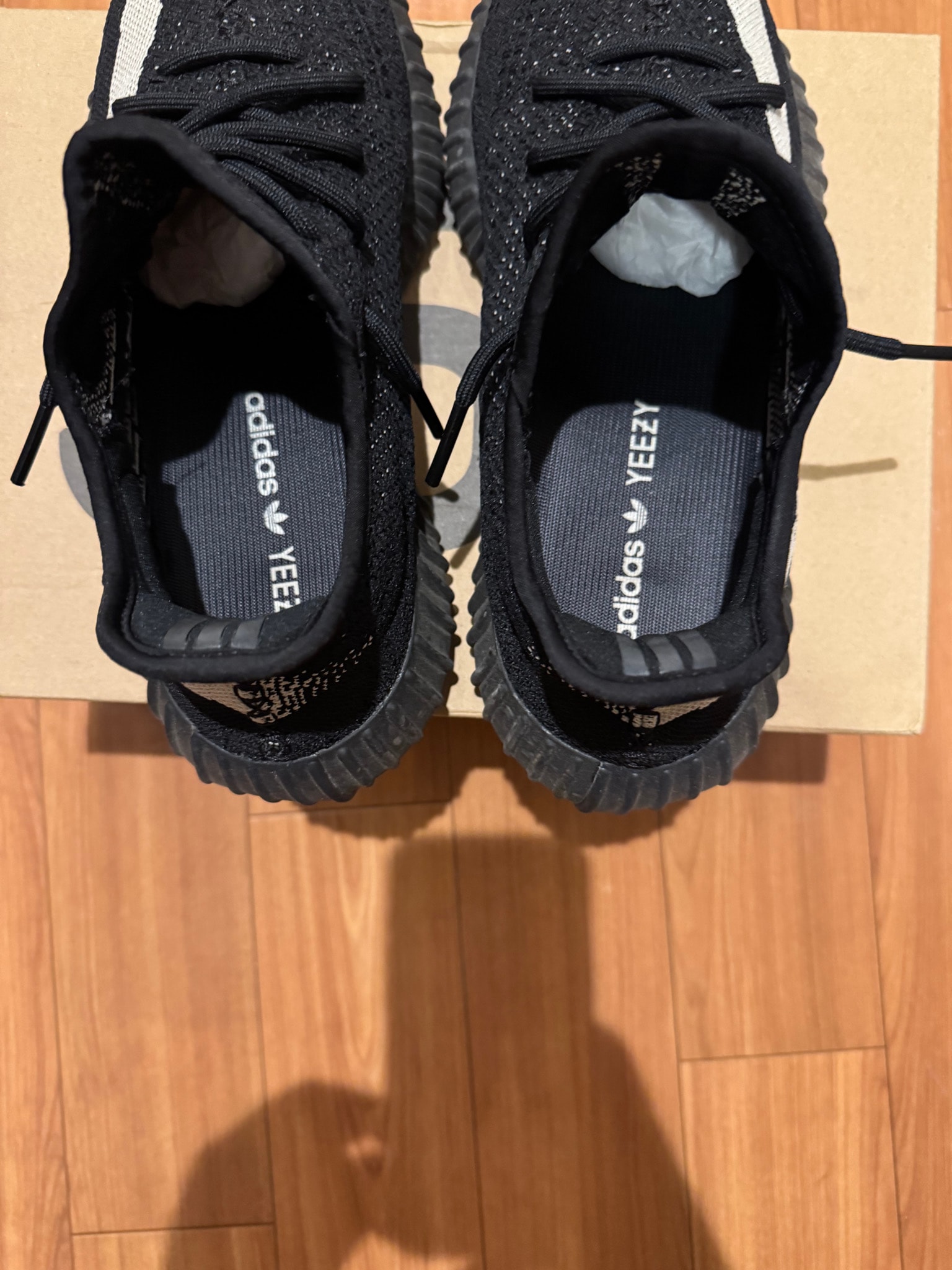 adidas YEEZY Boost 350 V2 "Oreo"