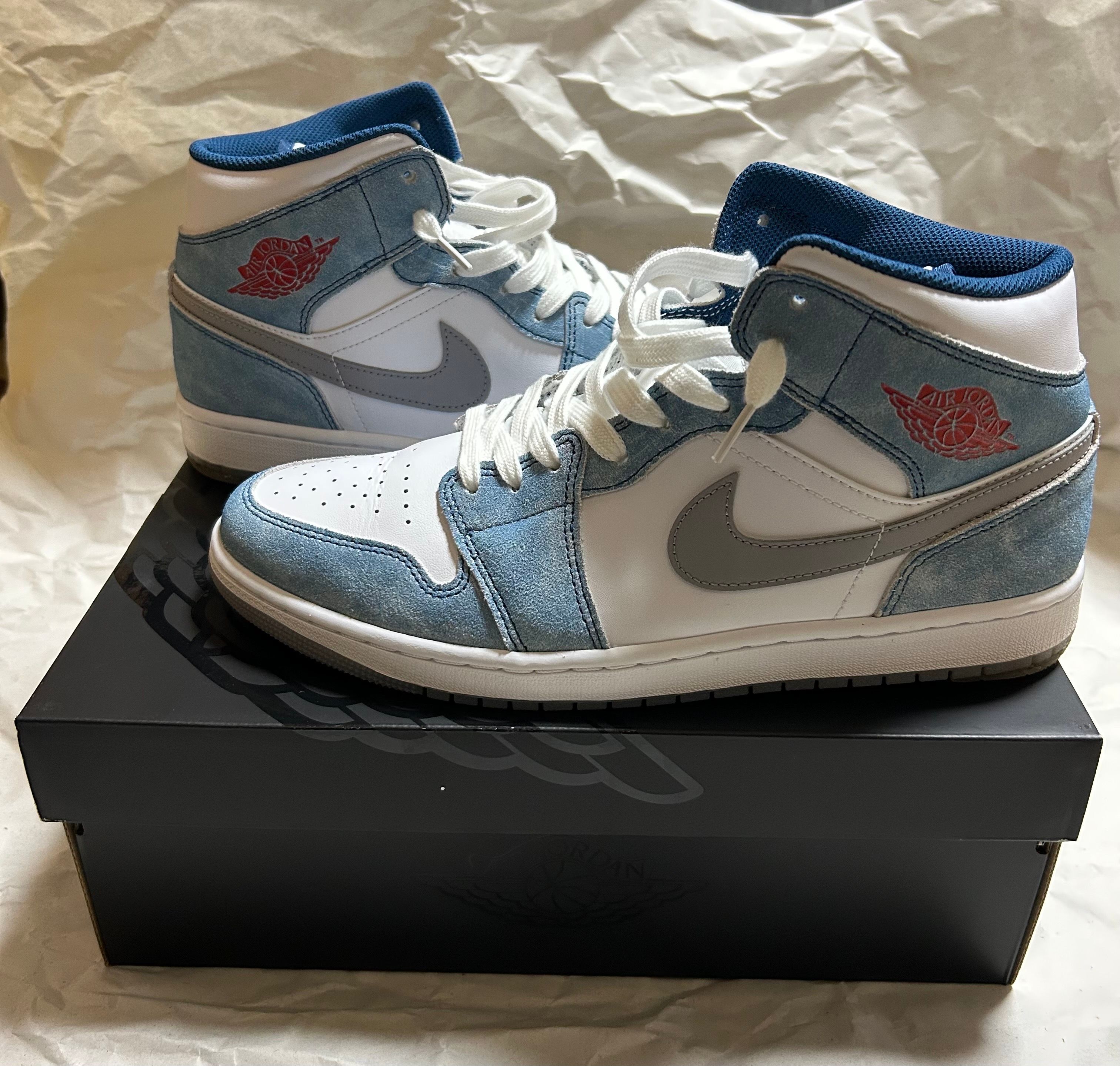 Nike Air Jordan 1 Mid SE "White/Hyper Royal/Red"