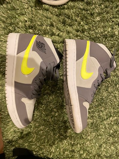 Nike Air Jordan 1 Mid "Gunsmoke Volt"