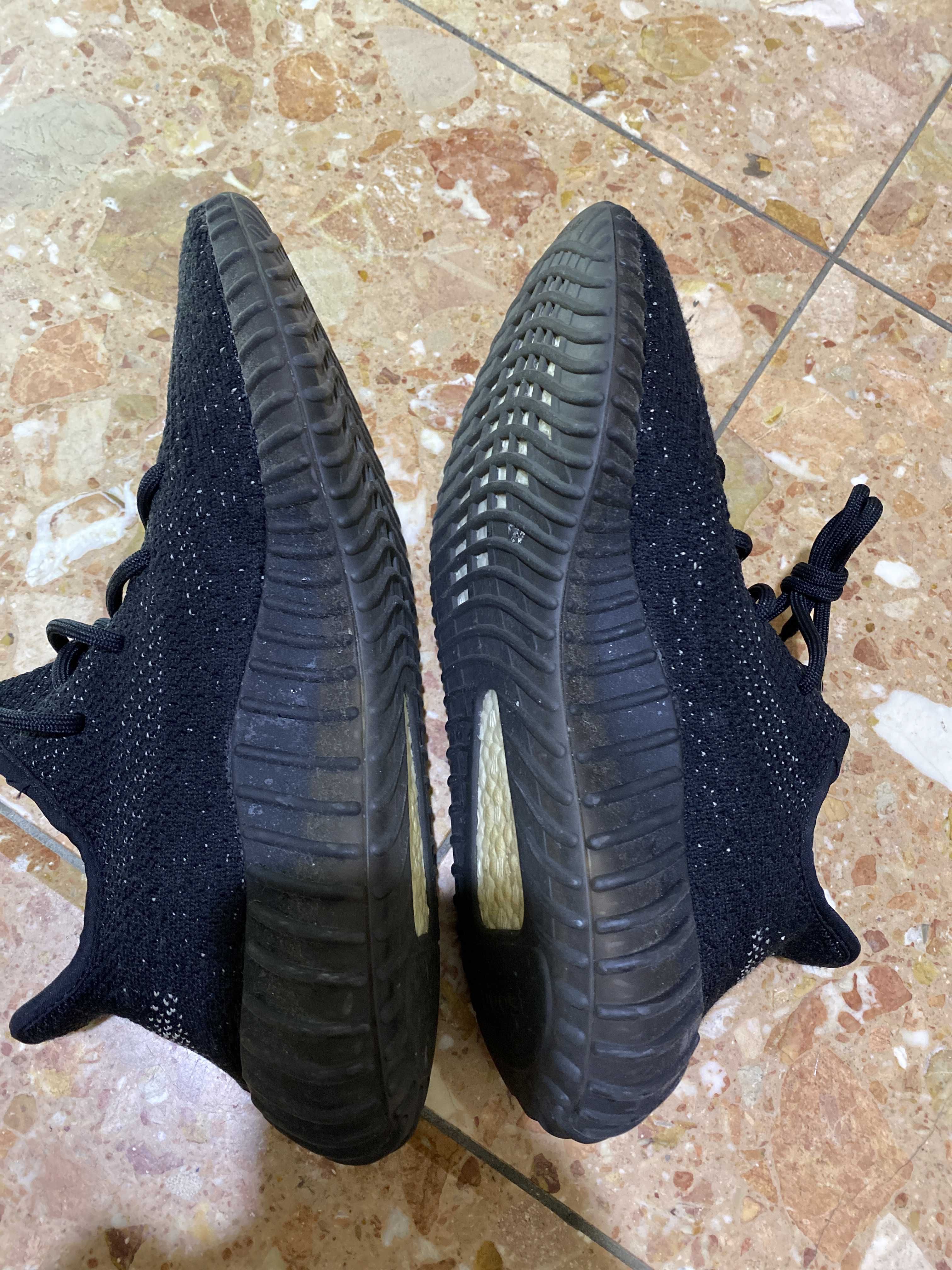 adidas YEEZY Boost 350 V2 "Oreo"