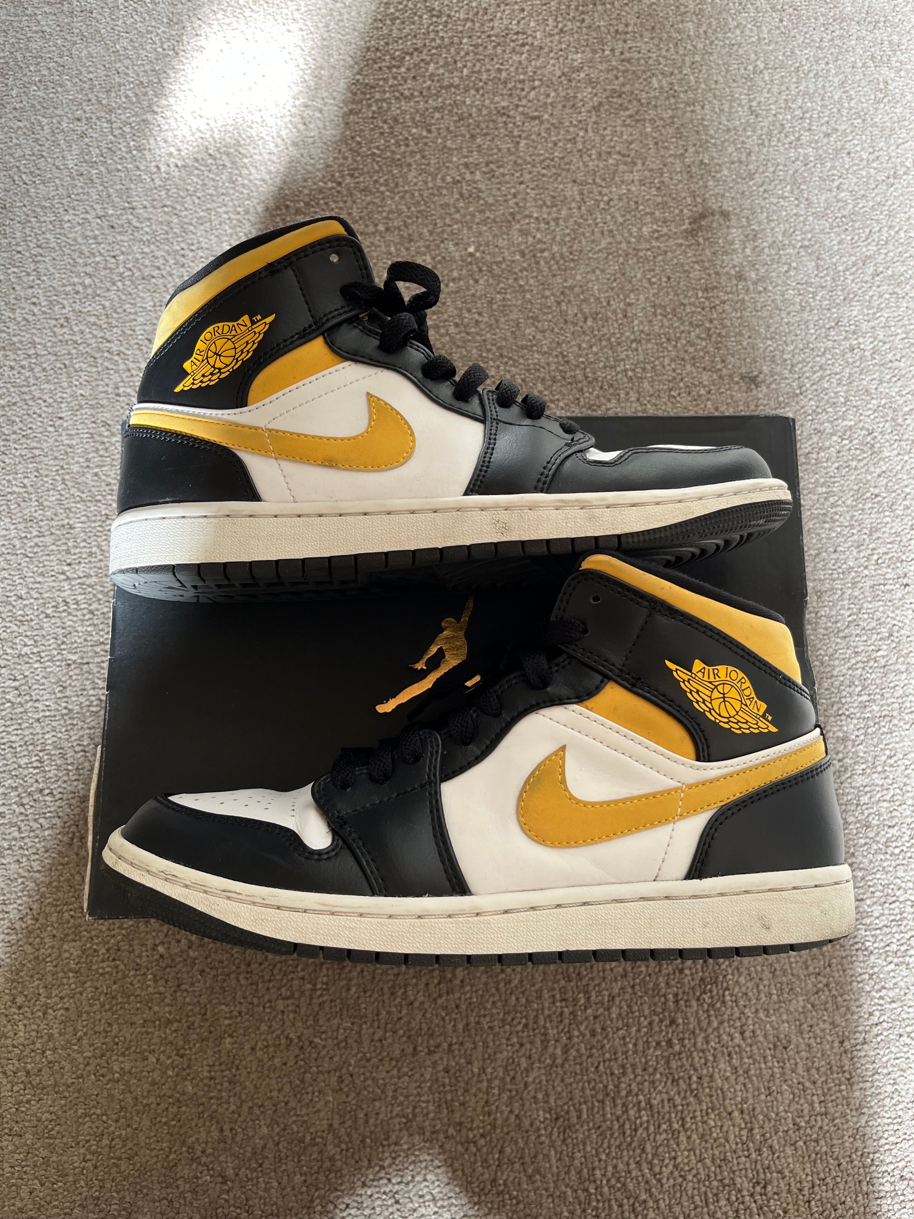 Nike Air Jordan 1 Mid "White/Pollen-Black"