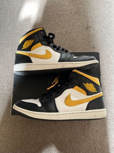 Nike Air Jordan 1 Mid "White/Pollen-Black"