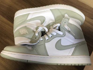 Nike Women's Air Jordan 1 High OG "Seafoam"