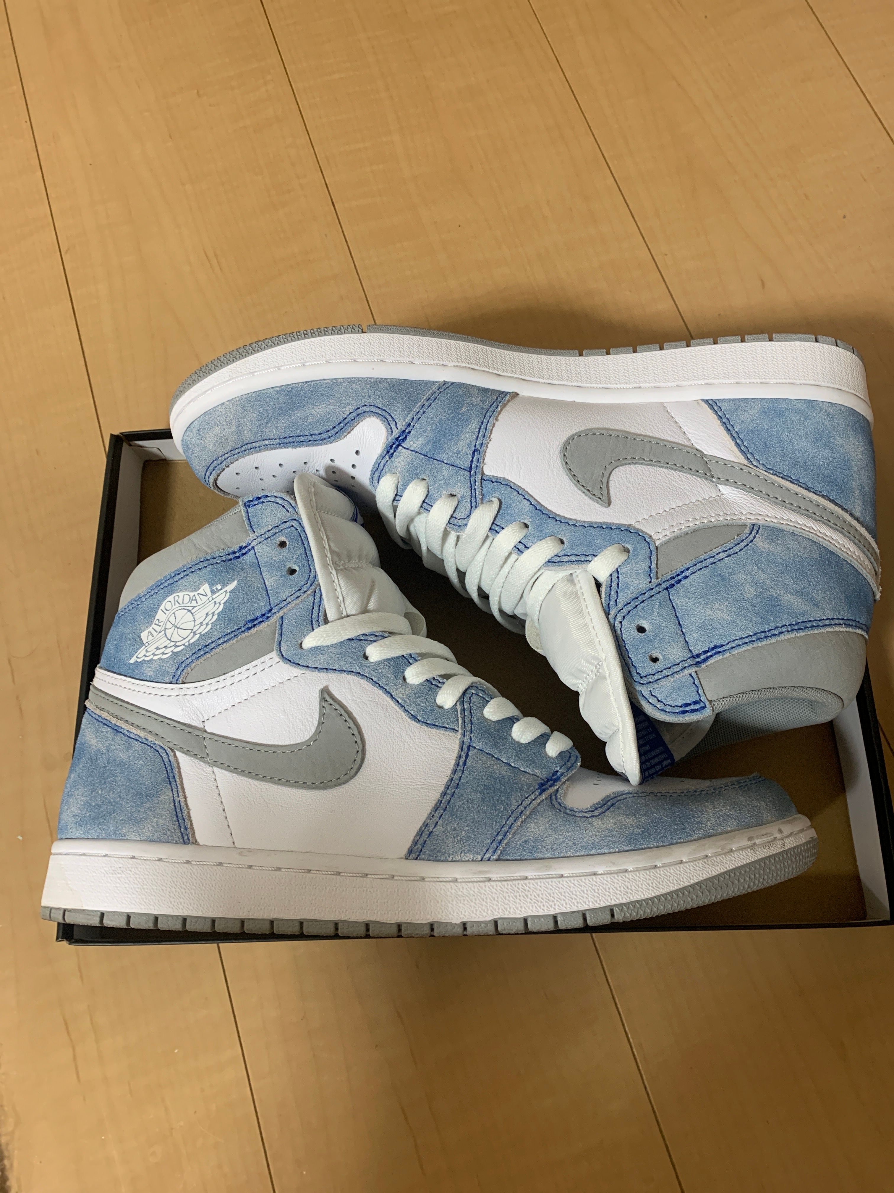 Nike Air Jordan 1 High OG "Hyper Royal"