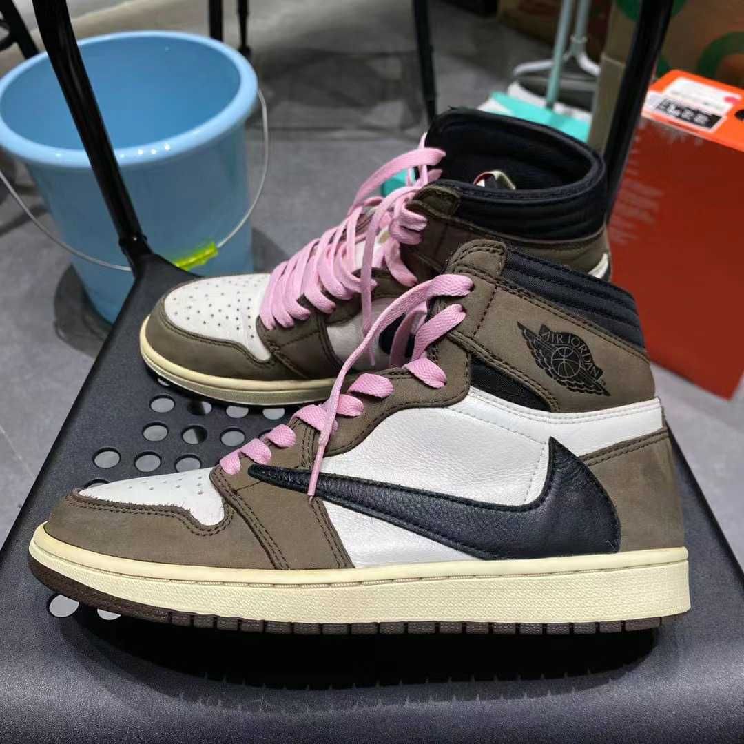 Travis Scott × Nike Air Jordan 1 Retro High OG TS SP "Sail/Dark Mocha"