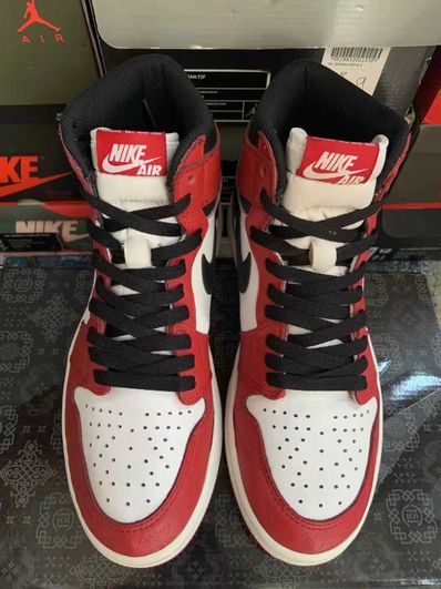 Nike Air Jordan 1 Retro High "Chicago" (2015)